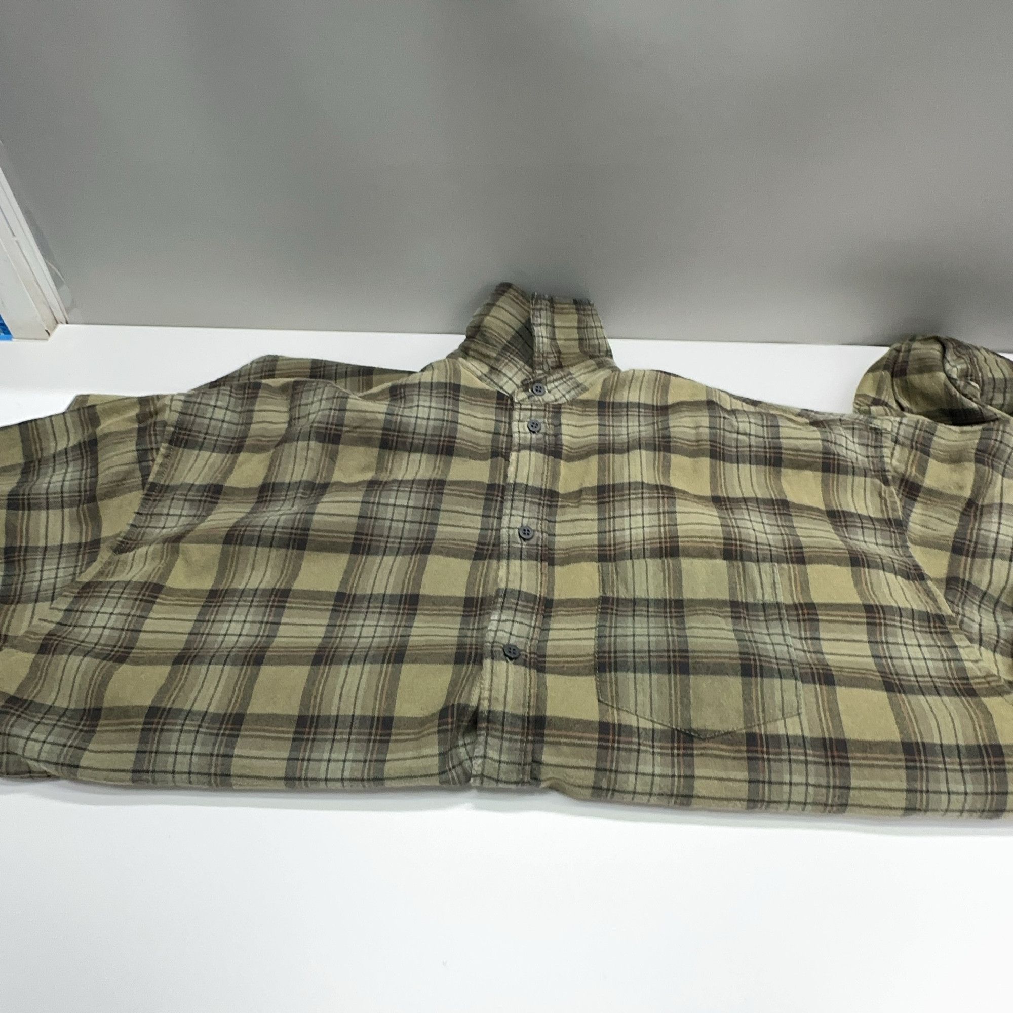 Balenciaga Balenciaga Plaid Button Up Shirt Size S Size US S / EU 44-46 / 1 - 10 Thumbnail