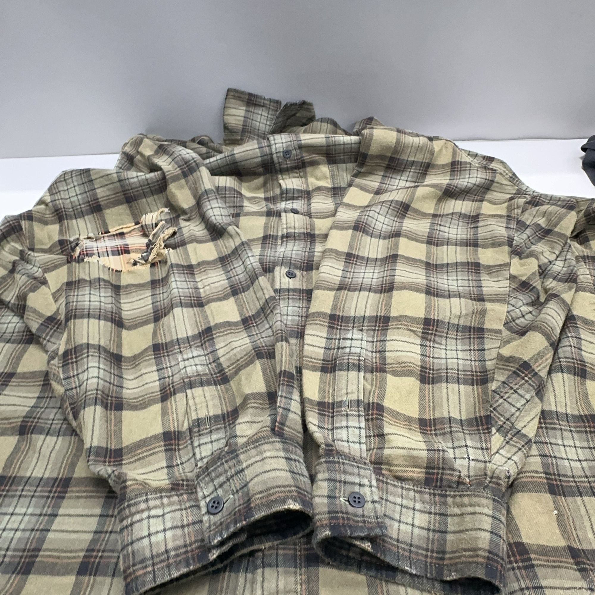 Balenciaga Balenciaga Plaid Button Up Shirt Size S Size US S / EU 44-46 / 1 - 12 Thumbnail