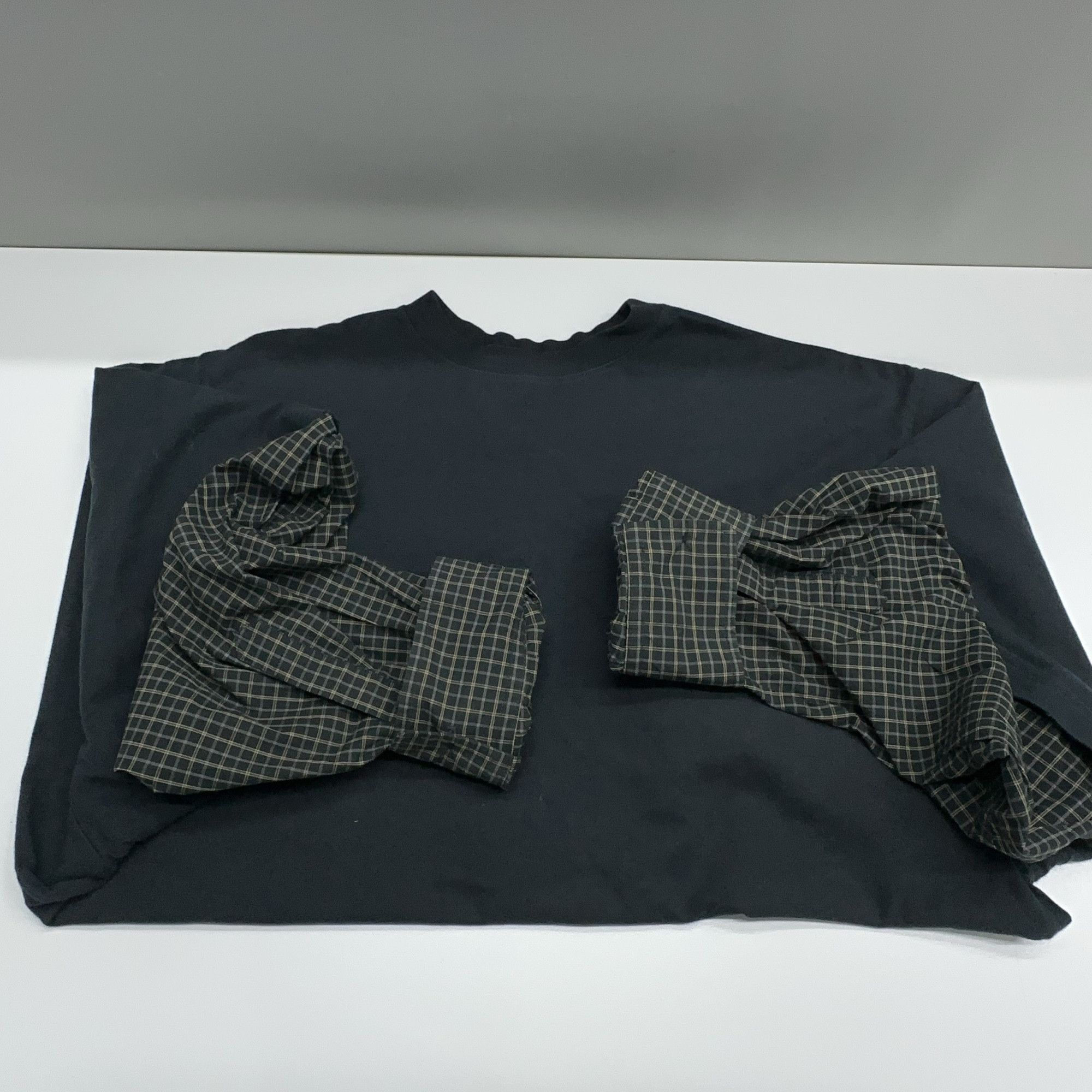 Balenciaga Balenciaga Logo Embroidered Plaid Sleeve Long Sleeve T-Shirt Size US L / EU 52-54 / 3 - 10 Thumbnail
