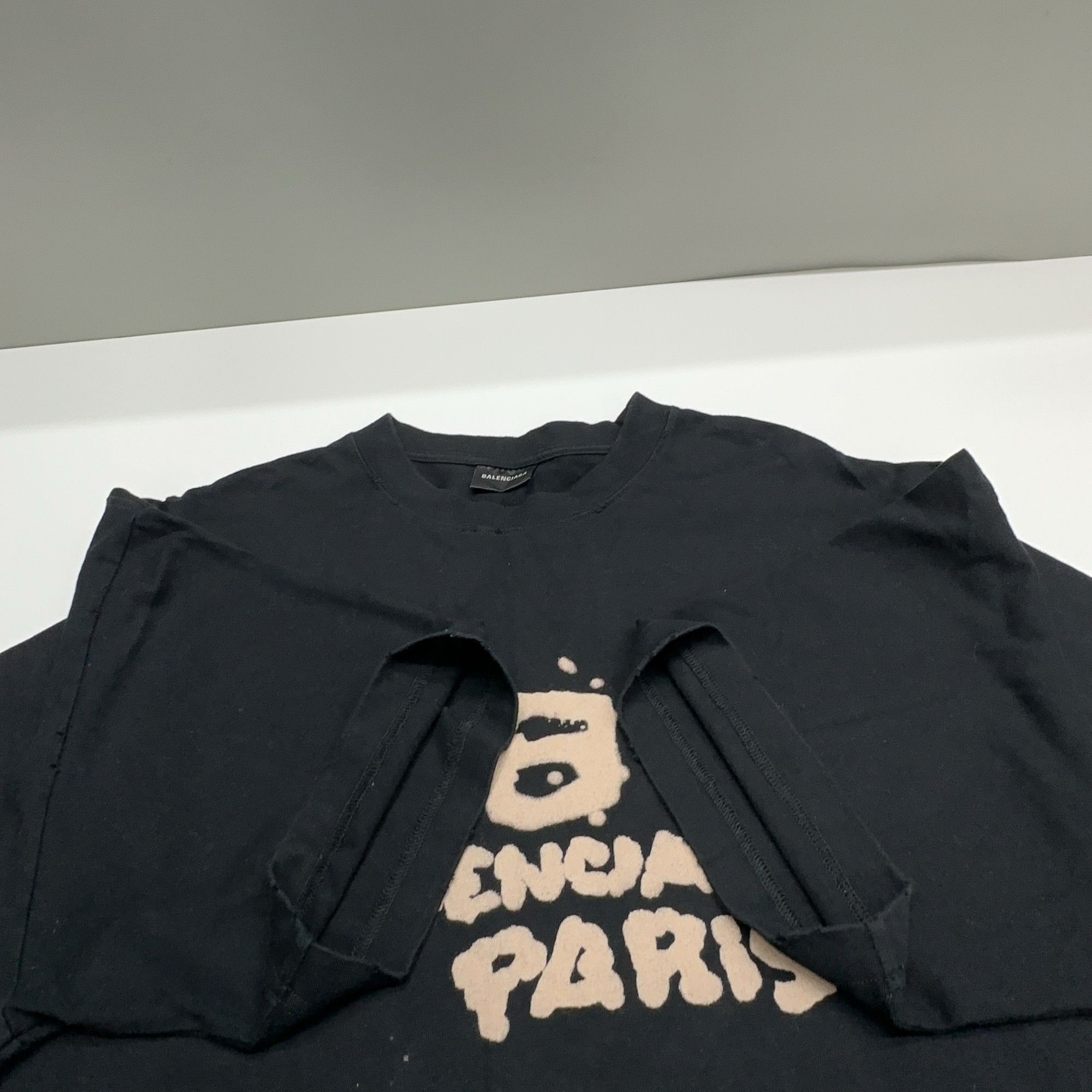 Balenciaga Balenciaga BB Logo T-Shirt Size XL Size US XL / EU 56 / 4 - 9 Thumbnail