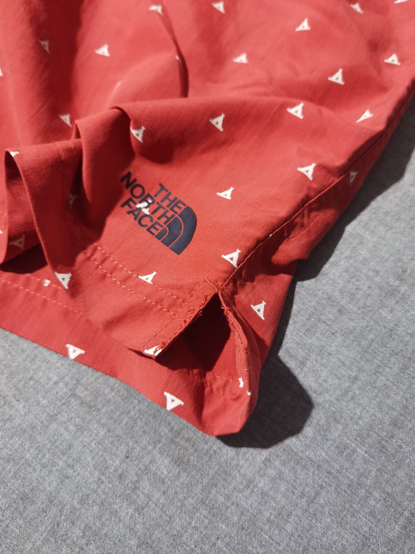 The North Face The North Face Shorts Size US 32 / EU 48 - 3 Thumbnail