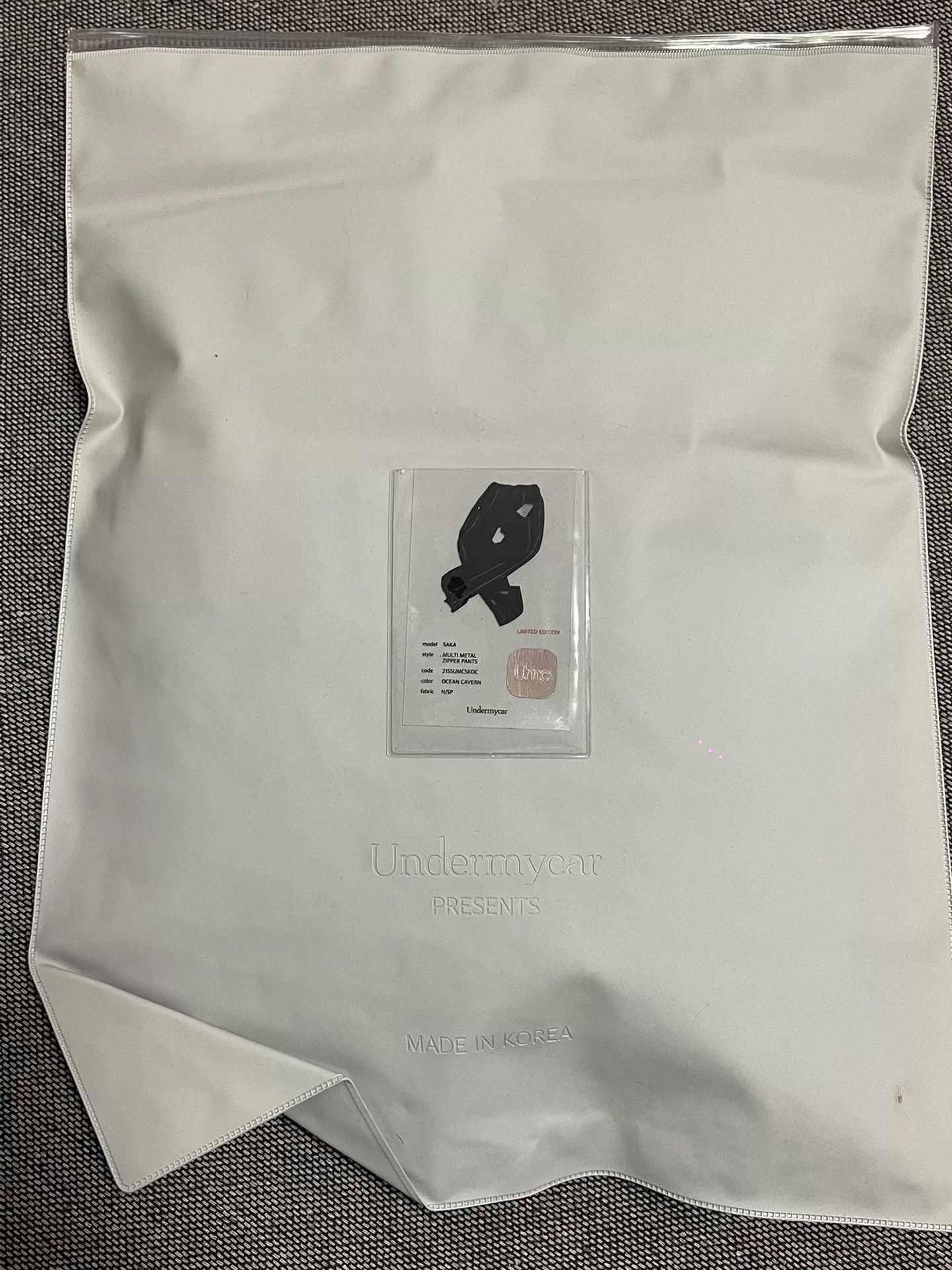 Carsicko Undermycar Black Side Double Zip Pants Size US 26 / EU 42 - 2 Thumbnail