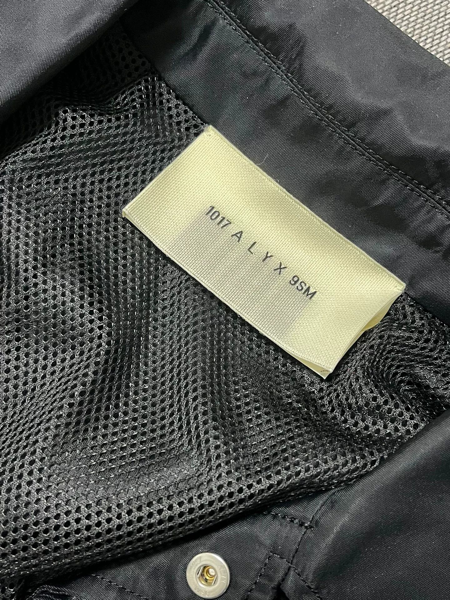 1017 ALYX 9SM 1017 ALYX 9SM Black Shirt Jacket Size US M / EU 48-50 / 2 - 7 Thumbnail