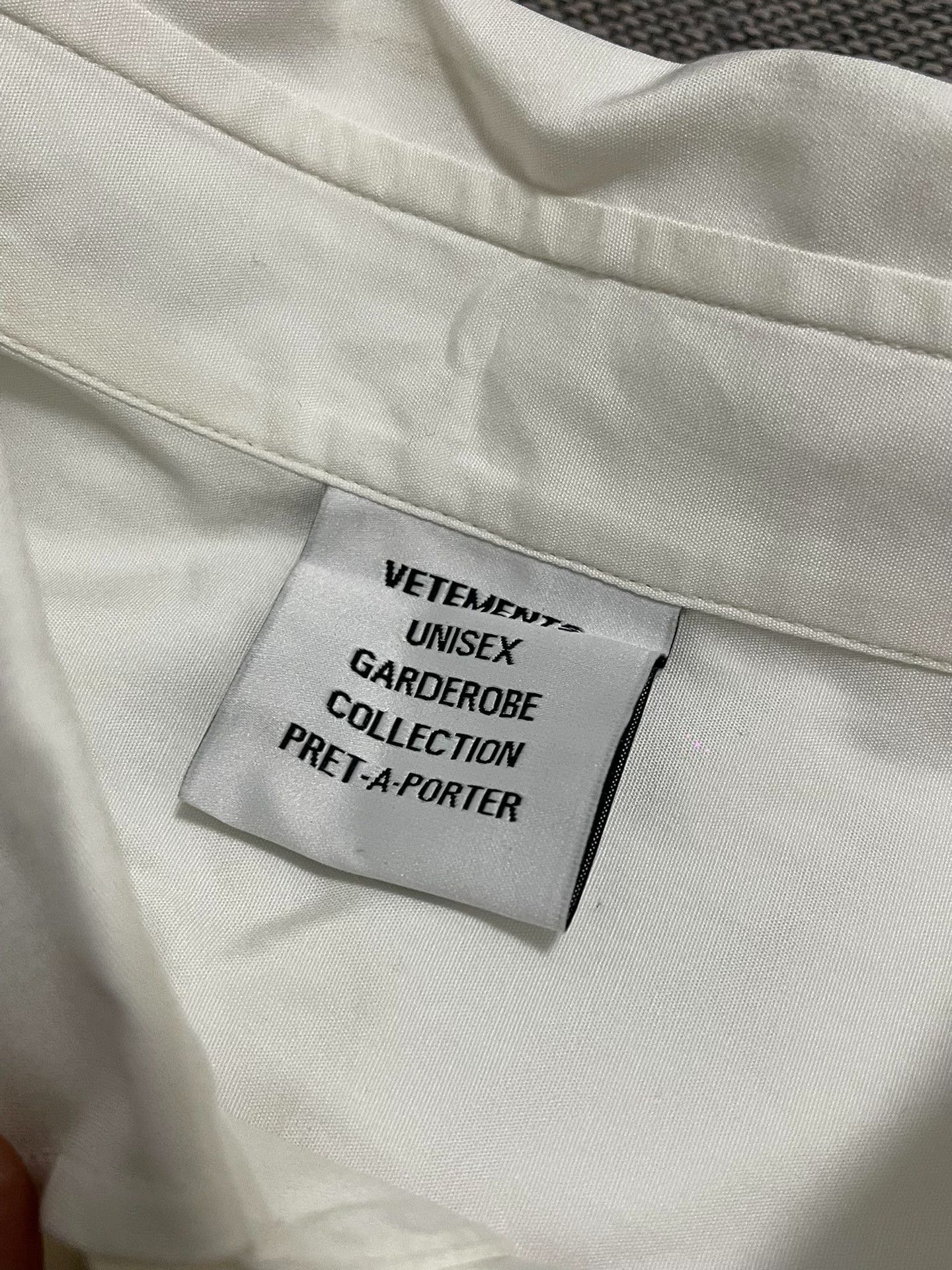 Vetements Vetements Embroidered Logo White Shirt Size US L / EU 52-54 / 3 - 4 Thumbnail