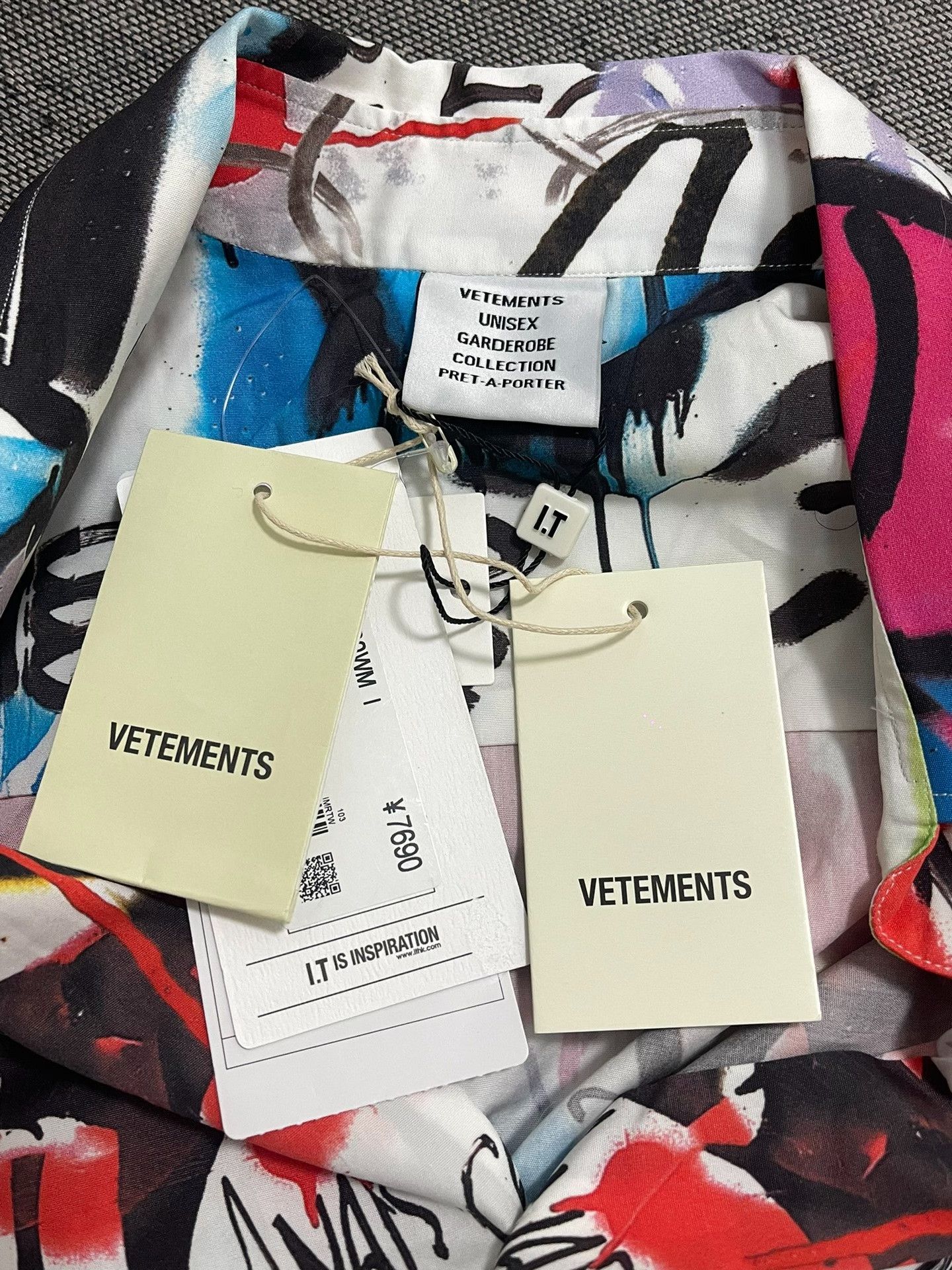Vetements VETEMENTS Graffiti Oversize Shirt Size US L / EU 52-54 / 3 - 7 Thumbnail