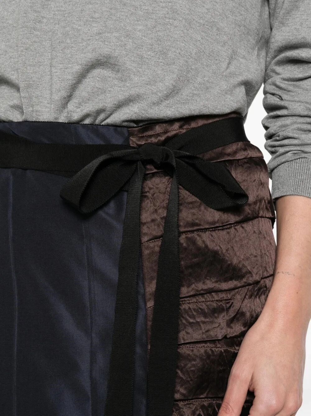 Prada Silk Skirt Size 28" / US 6 / IT 42 - 3 Thumbnail