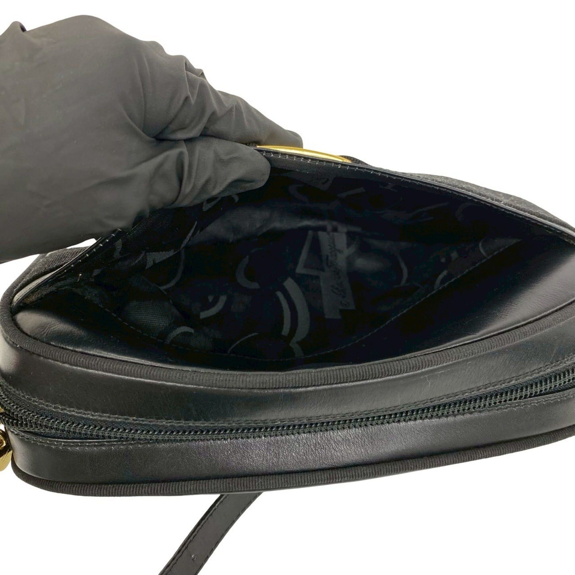 Salvatore Ferragamo Salvatore Ferragamo Vintage Vara Ribbon Leather Shoulder Bag, Black, 21451 Size ONE SIZE - 10 Thumbnail