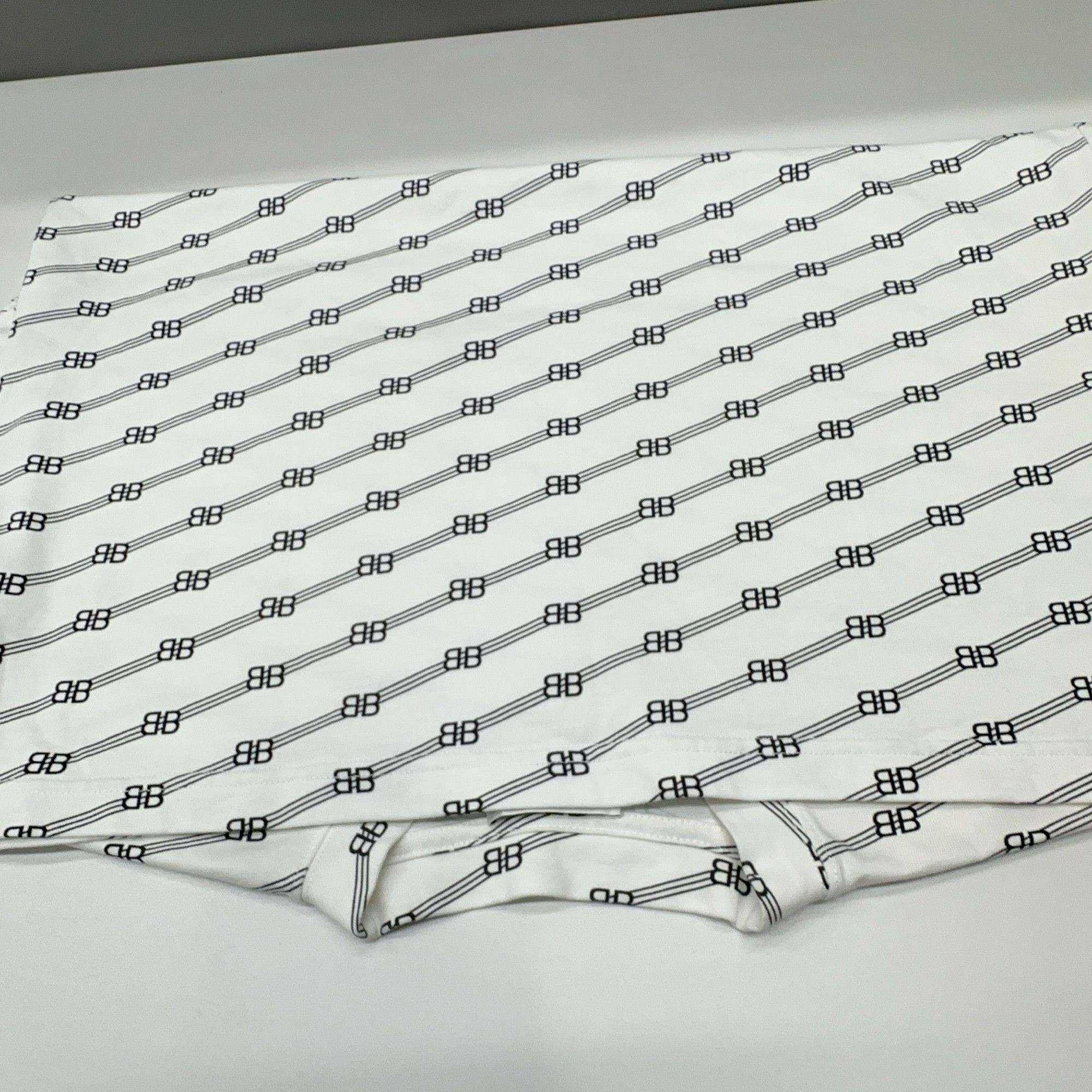 Balenciaga Balenciaga All-Over Logo T-Shirt Size L Size US L / EU 52-54 / 3 - 9 Thumbnail