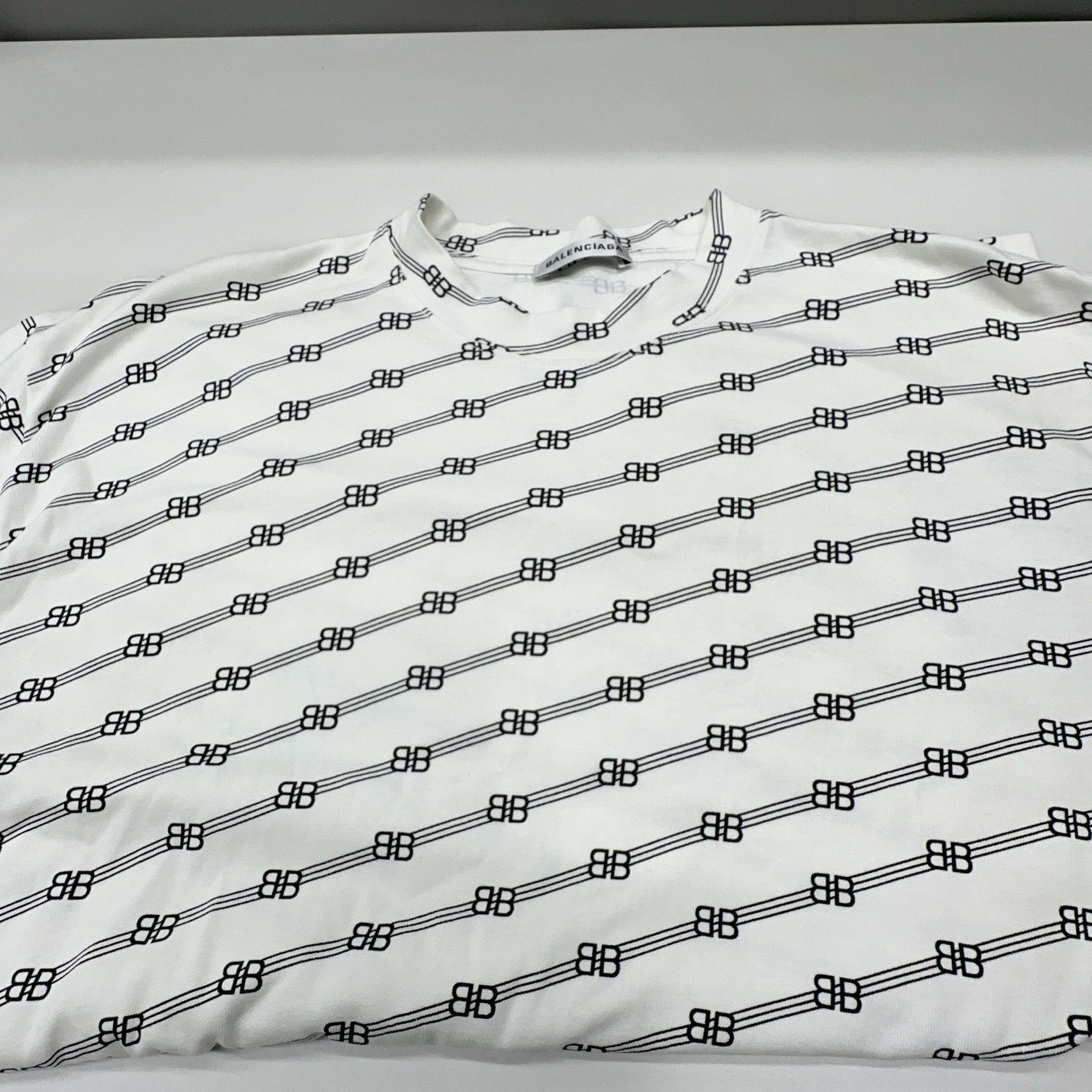 Balenciaga Balenciaga All-Over Logo T-Shirt Size L Size US L / EU 52-54 / 3 - 5 Thumbnail
