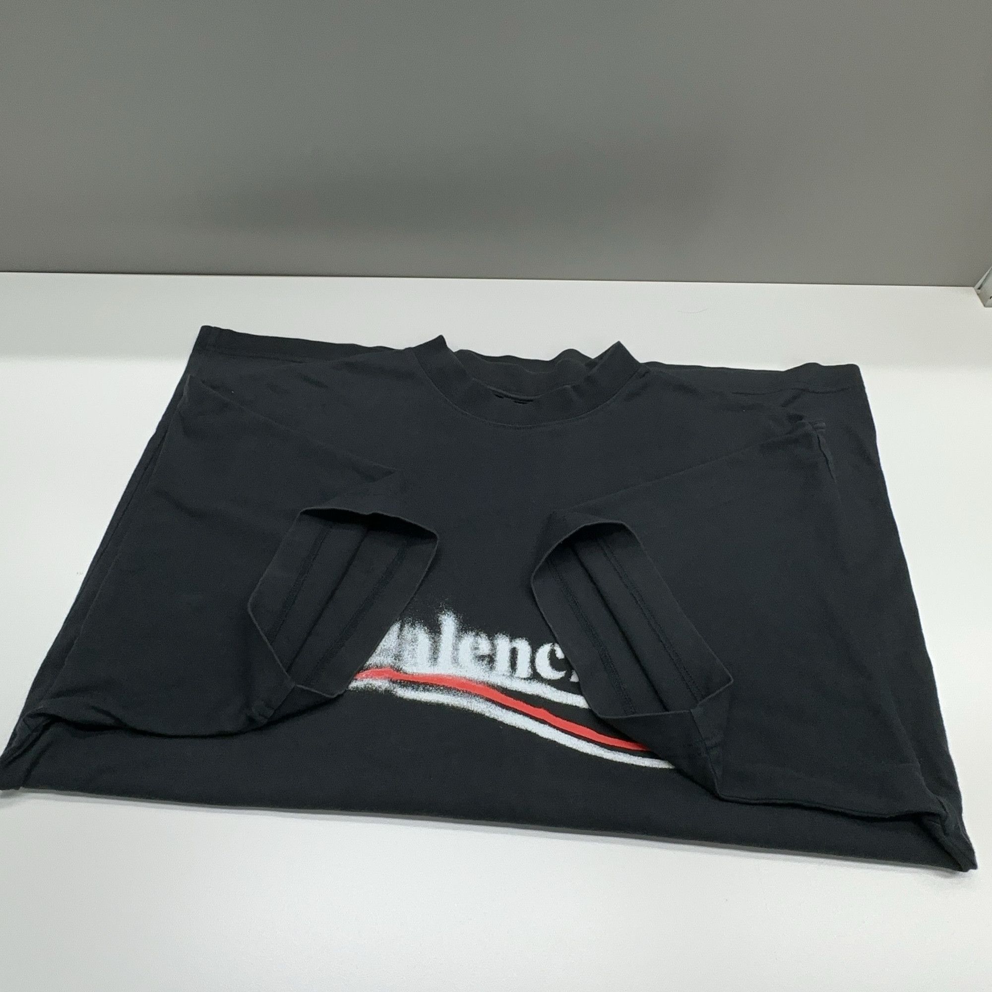 Balenciaga Balenciaga Spray Logo T-Shirt XS Size US XS / EU 42 / 0 - 10 Thumbnail