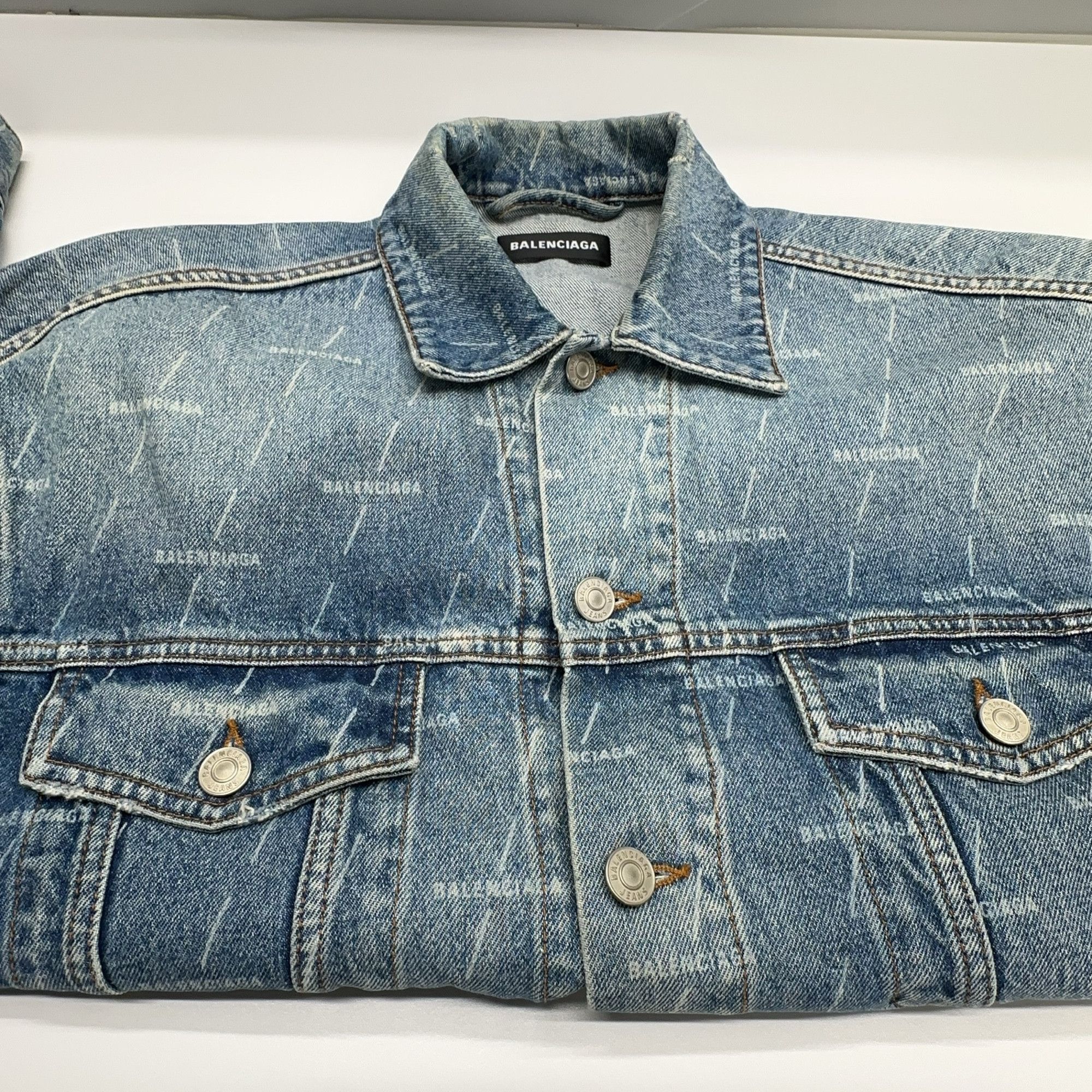 Balenciaga Balenciaga Logo Print Denim Jacket Size S Size US S / EU 44-46 / 1 - 7 Thumbnail