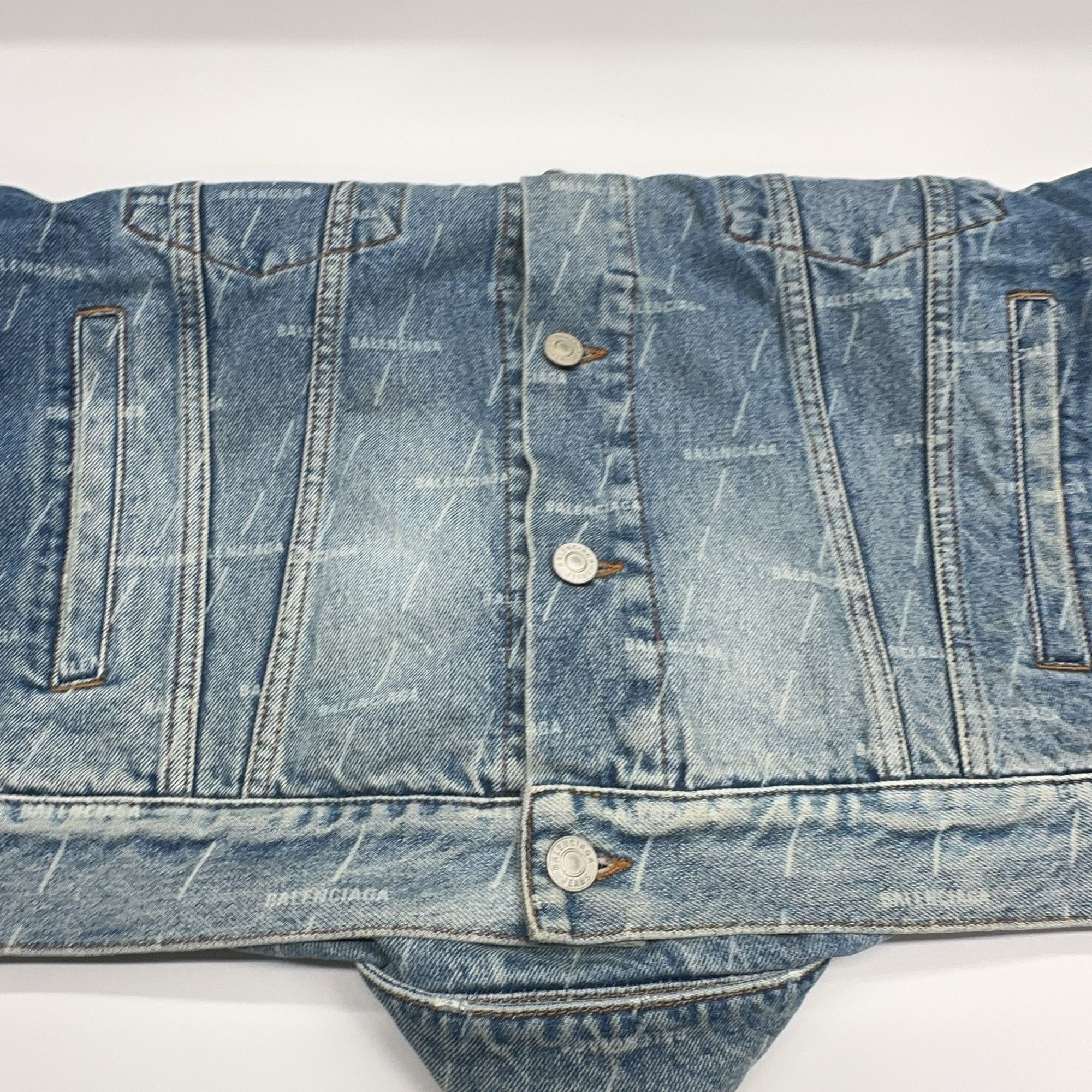 Balenciaga Balenciaga Logo Print Denim Jacket Size S Size US S / EU 44-46 / 1 - 8 Thumbnail