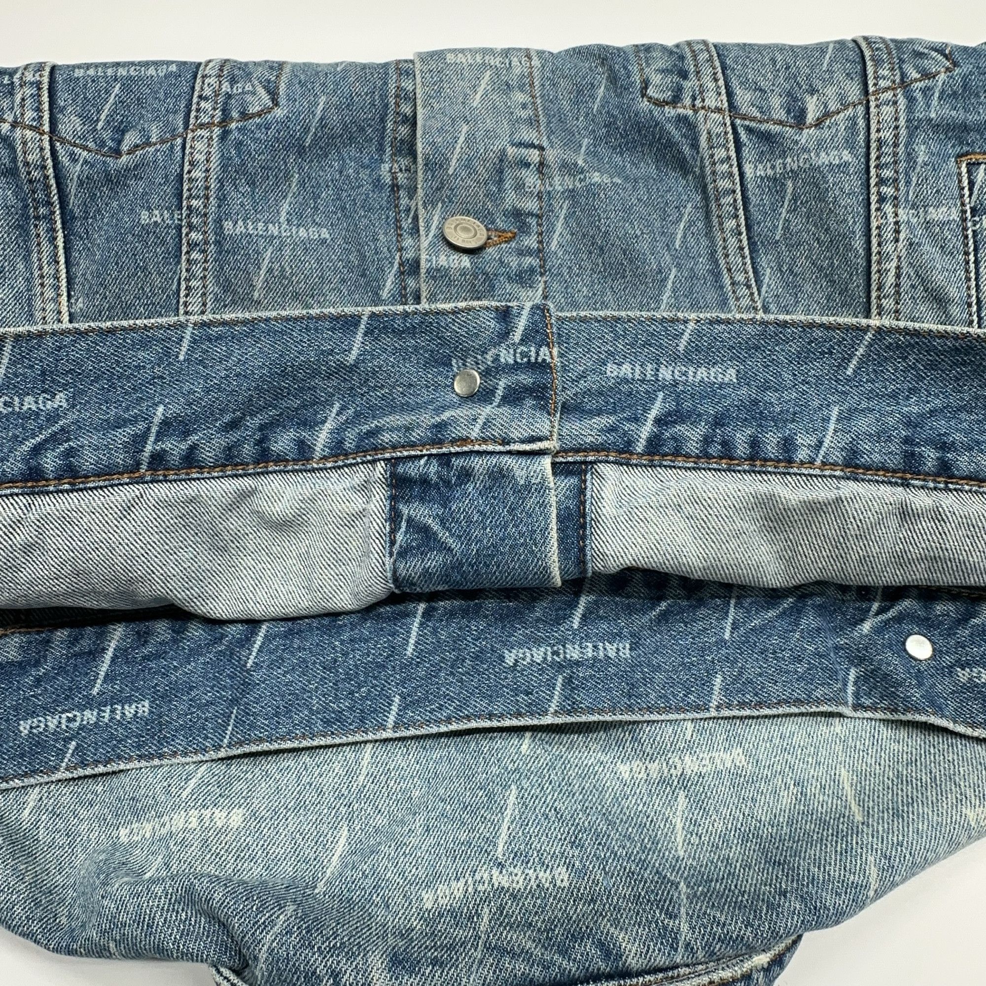 Balenciaga Balenciaga Logo Print Denim Jacket Size S Size US S / EU 44-46 / 1 - 9 Thumbnail