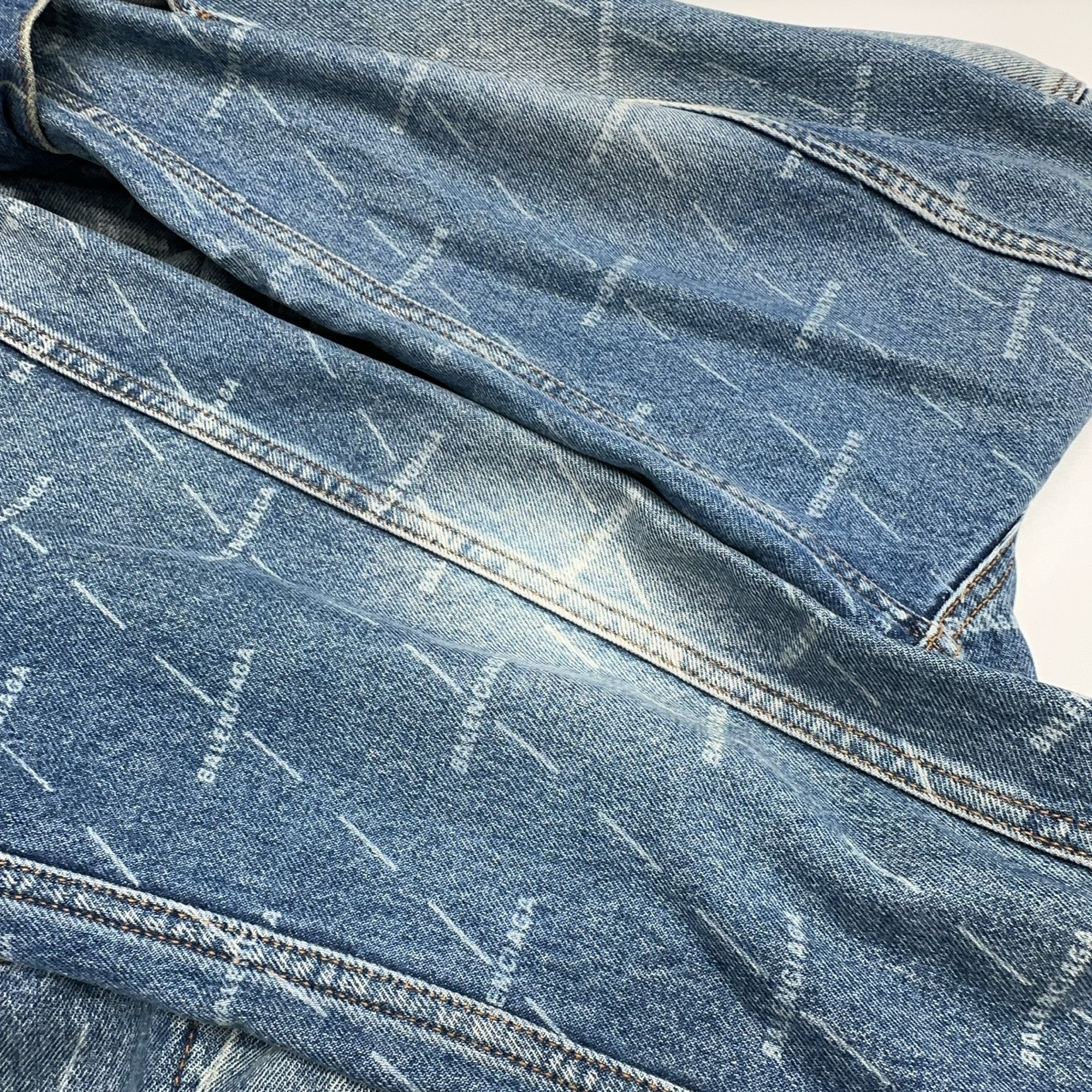 Balenciaga Balenciaga Logo Print Denim Jacket Size S Size US S / EU 44-46 / 1 - 10 Thumbnail