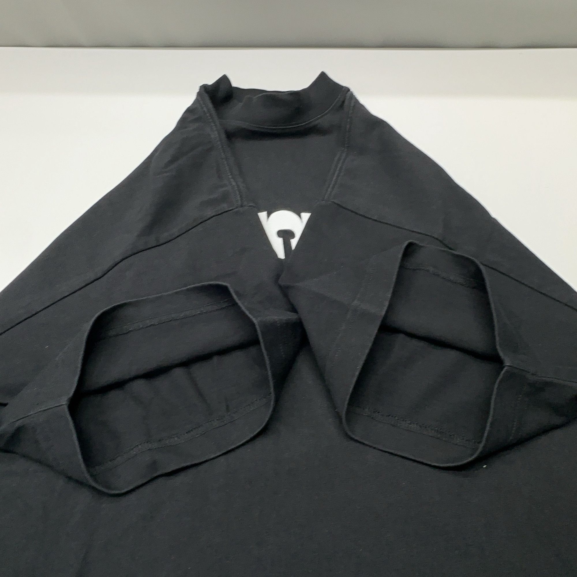 Balenciaga Balenciaga Embroidered Logo T-Shirt Size L Size US L / EU 52-54 / 3 - 9 Thumbnail