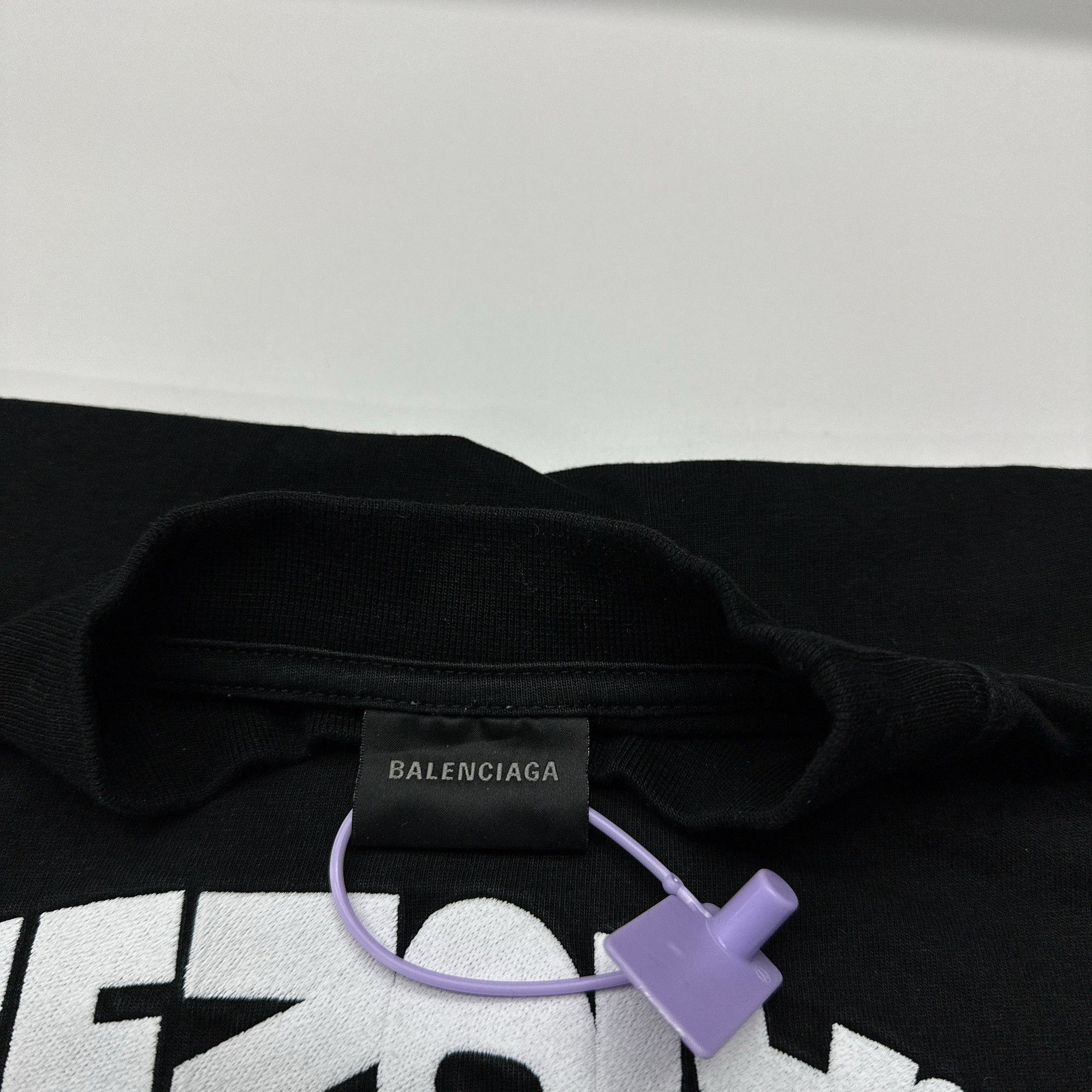 Balenciaga Balenciaga Embroidered Logo T-Shirt Size L Size US L / EU 52-54 / 3 - 3 Thumbnail