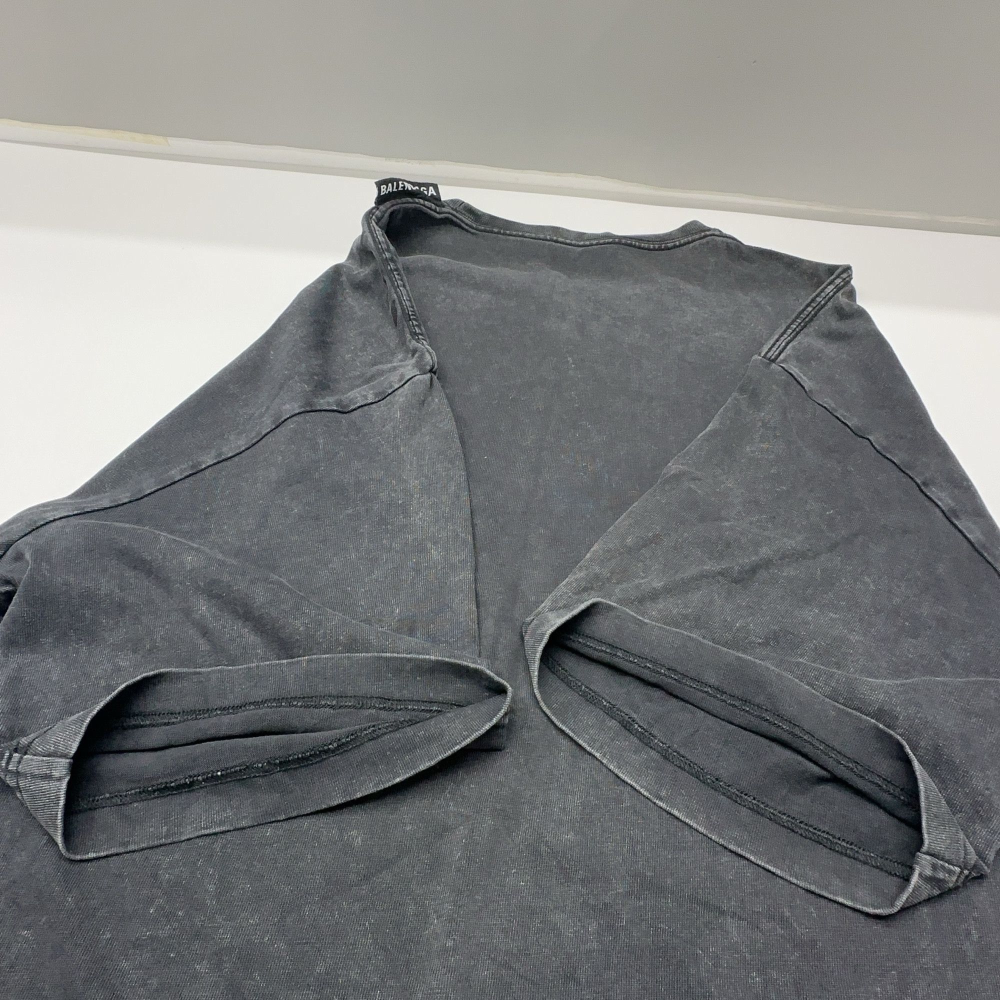 Balenciaga Balenciaga Logo Collar T-Shirt Size M Size US M / EU 48-50 / 2 - 7 Thumbnail