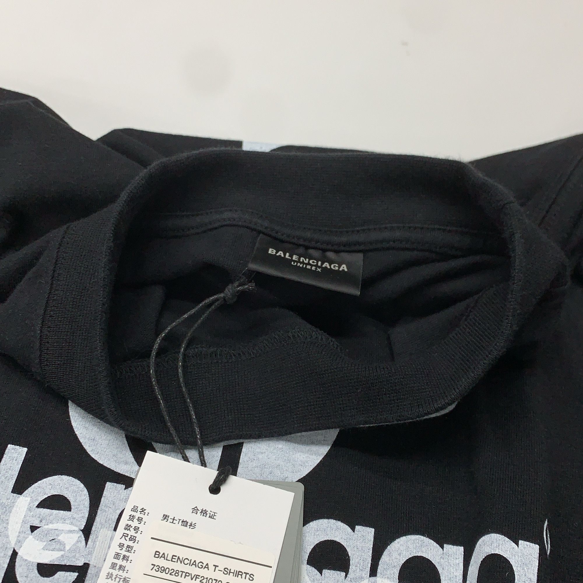 Balenciaga Balenciaga Planet Logo T-Shirt Size XL Size US XL / EU 56 / 4 - 7 Thumbnail
