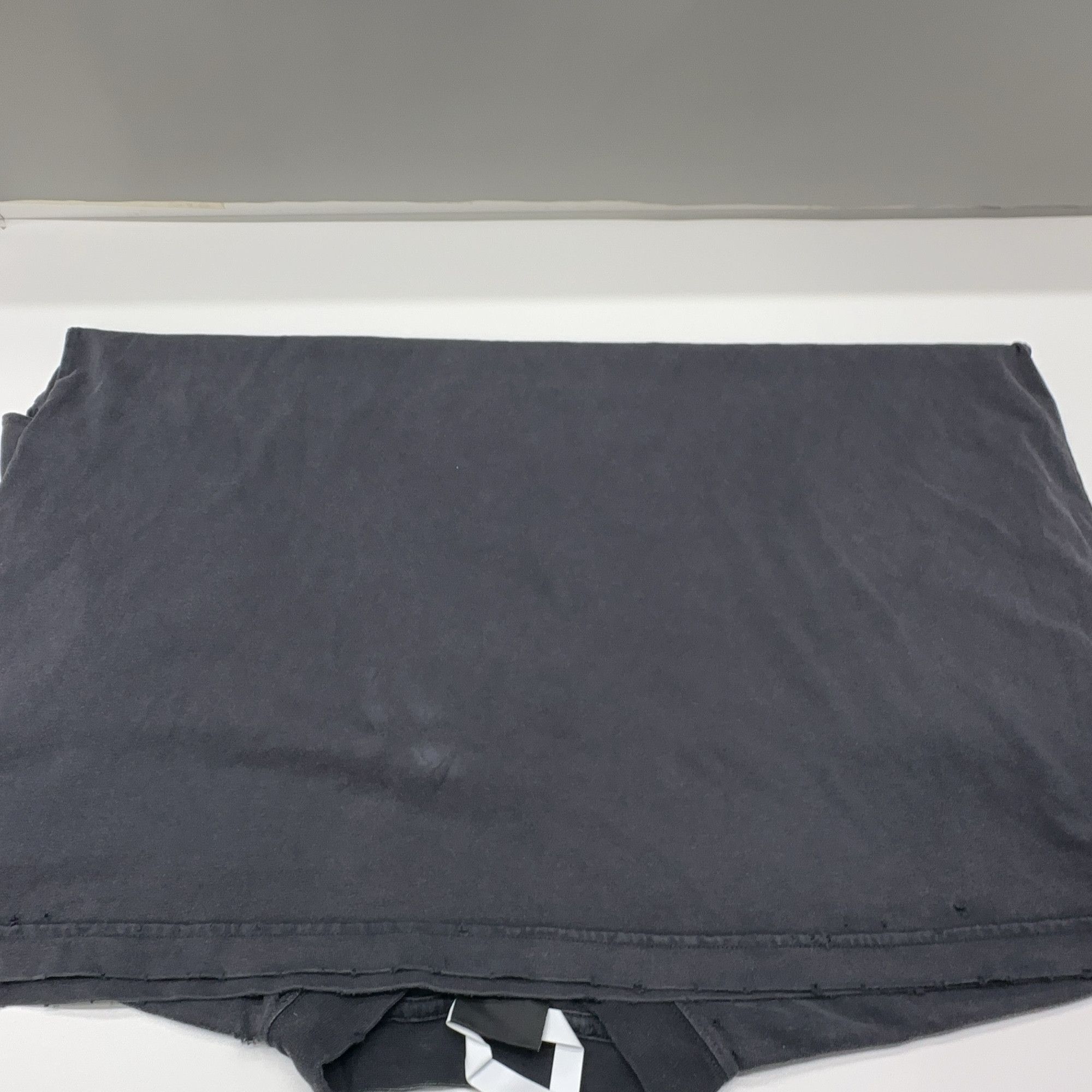 Balenciaga Balenciaga Distressed Logo T-Shirt Size L Size US L / EU 52-54 / 3 - 12 Thumbnail