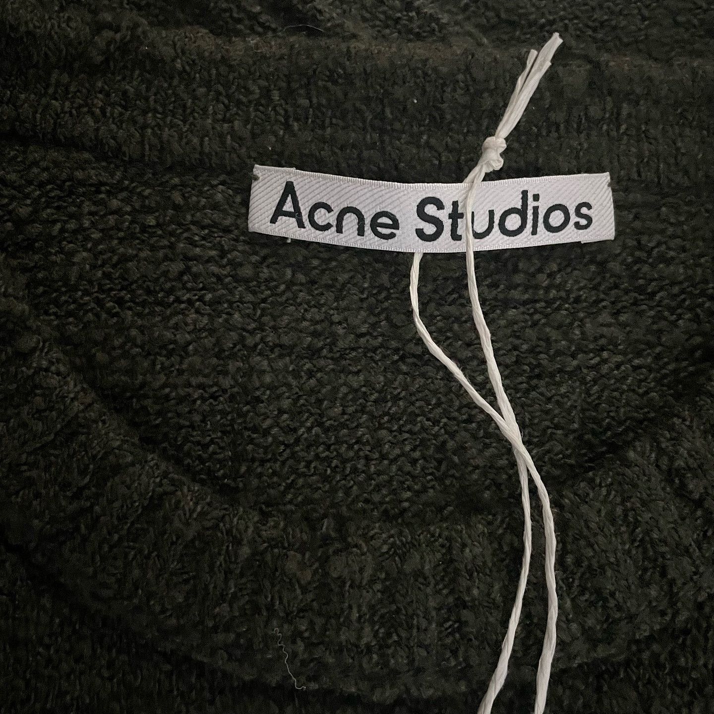Acne Studios Acne Studios Distressed Crewneck Sweater Size M Size US M / EU 48-50 / 2 - 3 Thumbnail