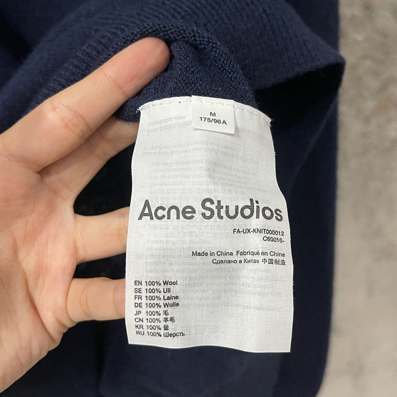 Acne Studios Acne Studios Face Patch Wool Sweater Size M Size US M / EU 48-50 / 2 - 4 Thumbnail