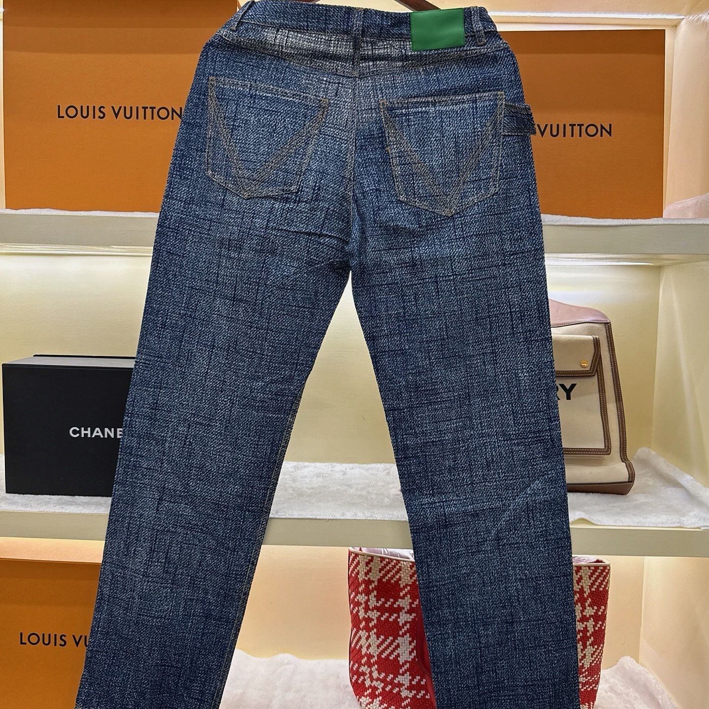 Bottega Veneta Bottega Veneta Textured Straight Jeans Size 38 Size 26" / US 2 / IT 38 - 2 Thumbnail