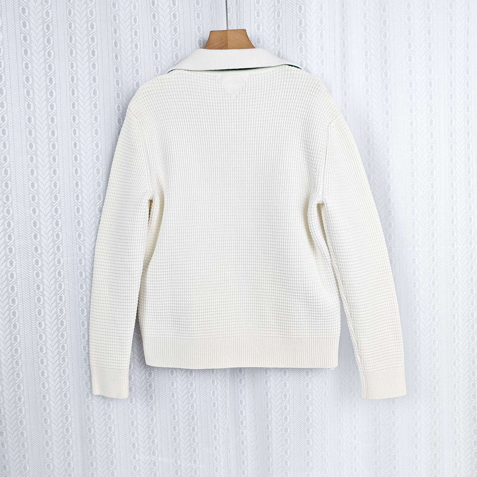 Bottega Veneta Bottega Veneta V-Neck Knit Sweater Size S Size S / US 4 / IT 40 - 2 Thumbnail