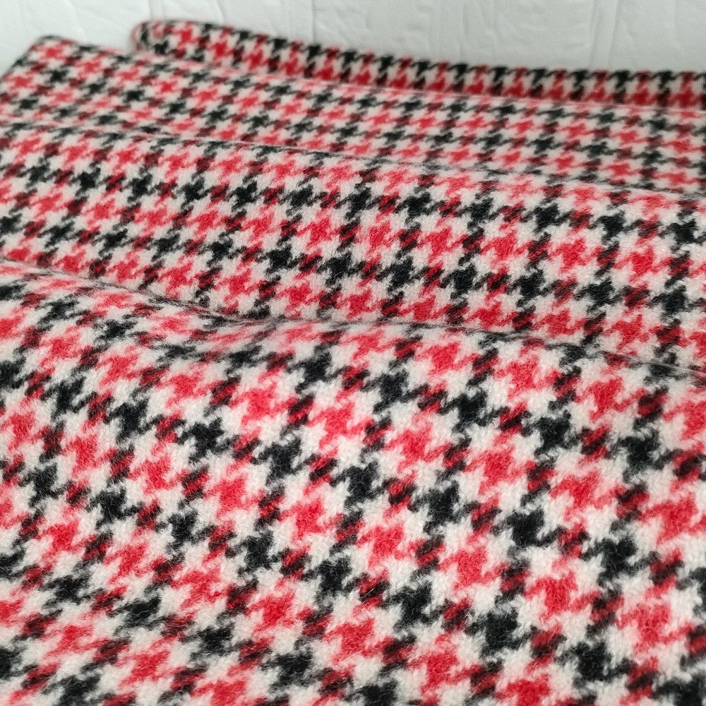 Other Other Joshua Ellis Cashmere Houndstooth Fringe Scarf Textile Scarf DUTY FREE for USA Size ONE SIZE - 2 Thumbnail