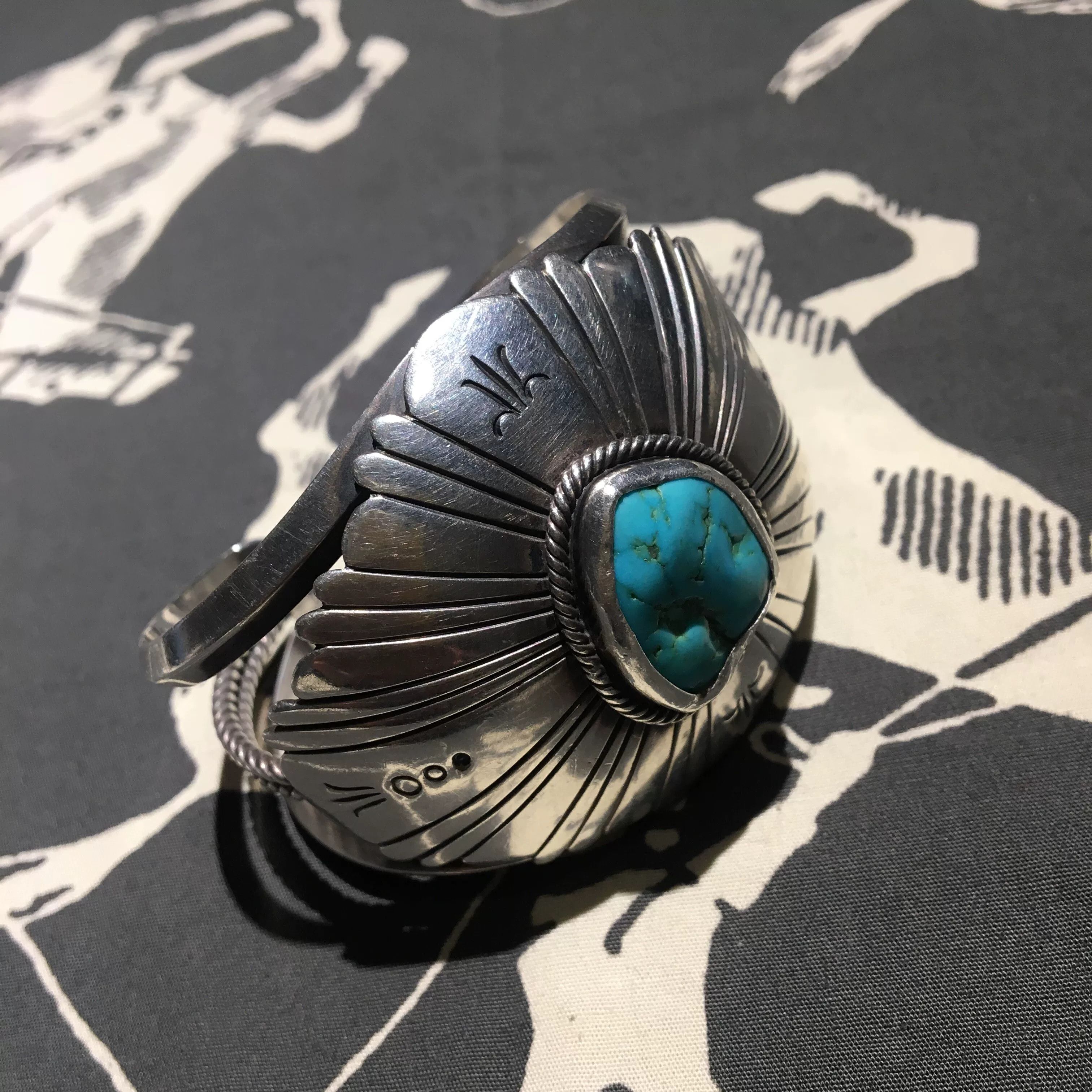Other Navajo Wide Silver Bracelet 60-70s Size ONE SIZE - 4 Thumbnail