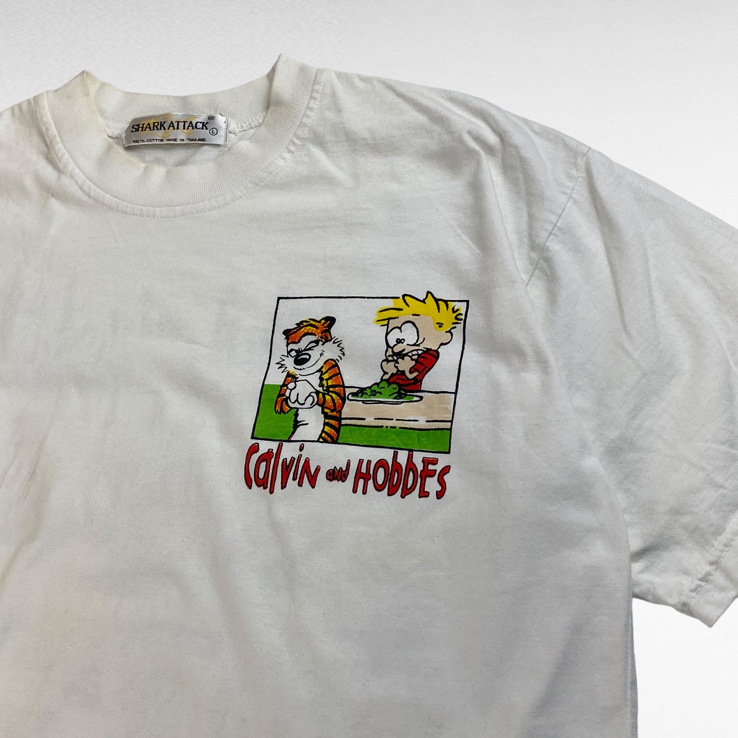 Vintage SHARK ATTACK 90s Calvin & Hobbes Cartoon T-Shirt Size L Size US L / EU 52-54 / 3 - 5 Thumbnail