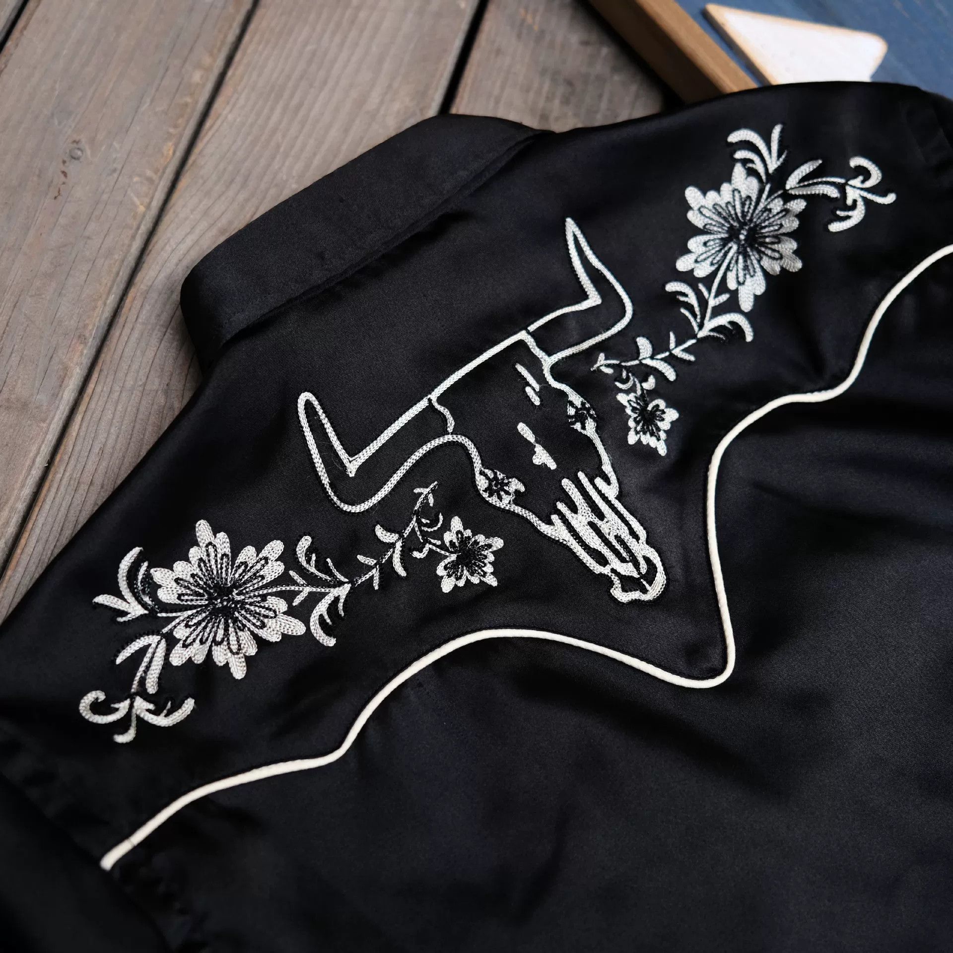 RRL Ralph Lauren RRL Bull Head Embroidery Silk Western Shirt Size US S / EU 44-46 / 1 - 4 Thumbnail