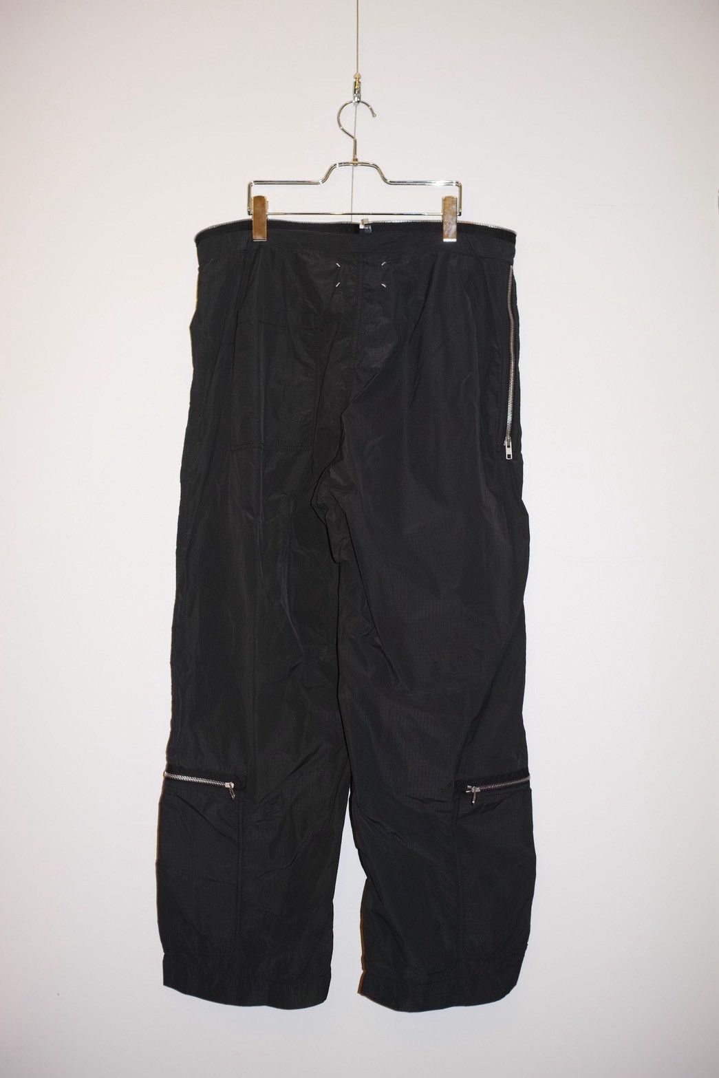 Maison Margiela Maison Margiela 19SS PARACHUTE PANTS Nylon Carbon Size 36 Size US 36 / EU 52 - 2 Thumbnail