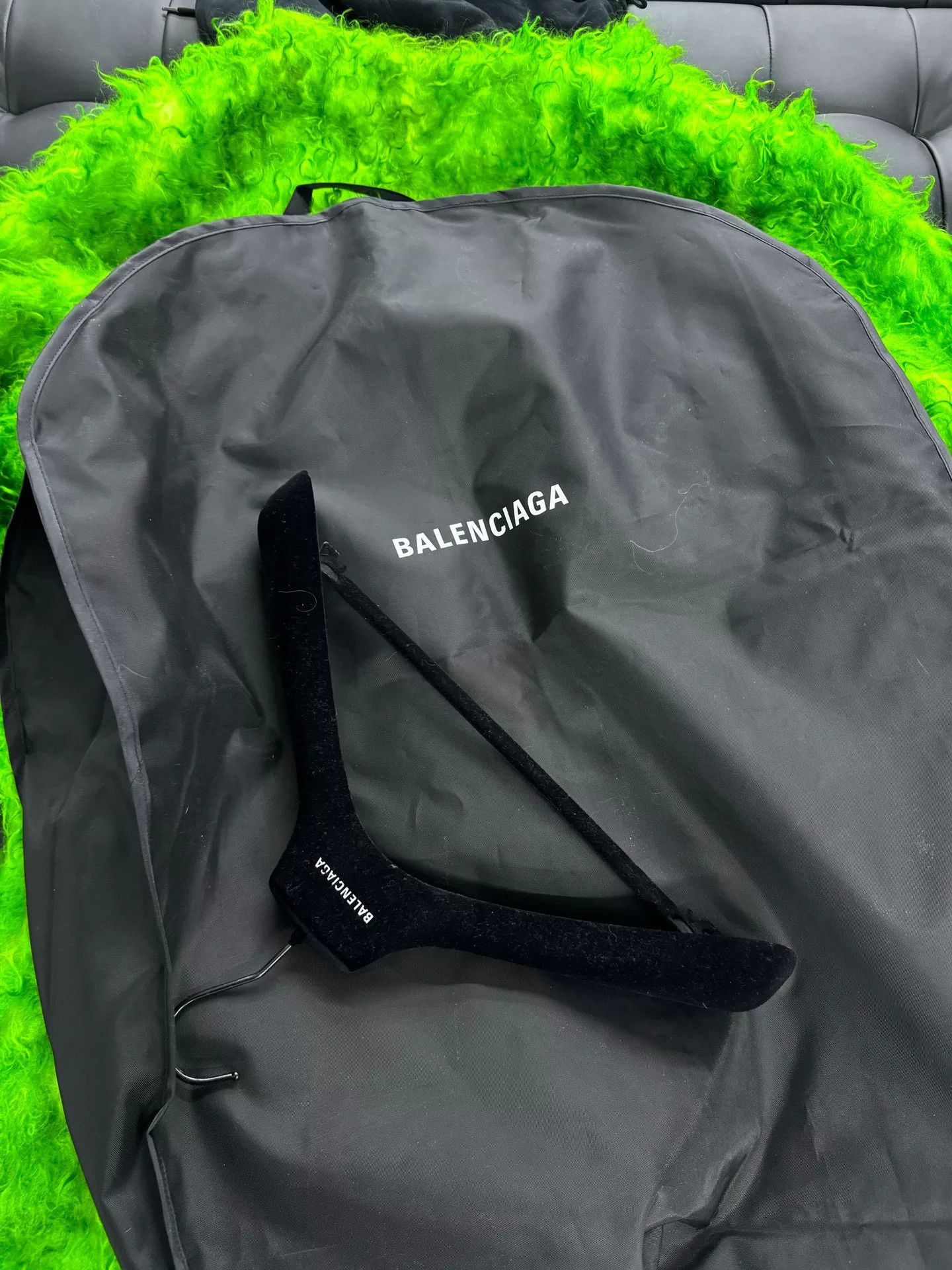 Balenciaga Balenciaga 90s Runway Green Fur Coat Size L / US 10 / IT 46 - 6 Thumbnail