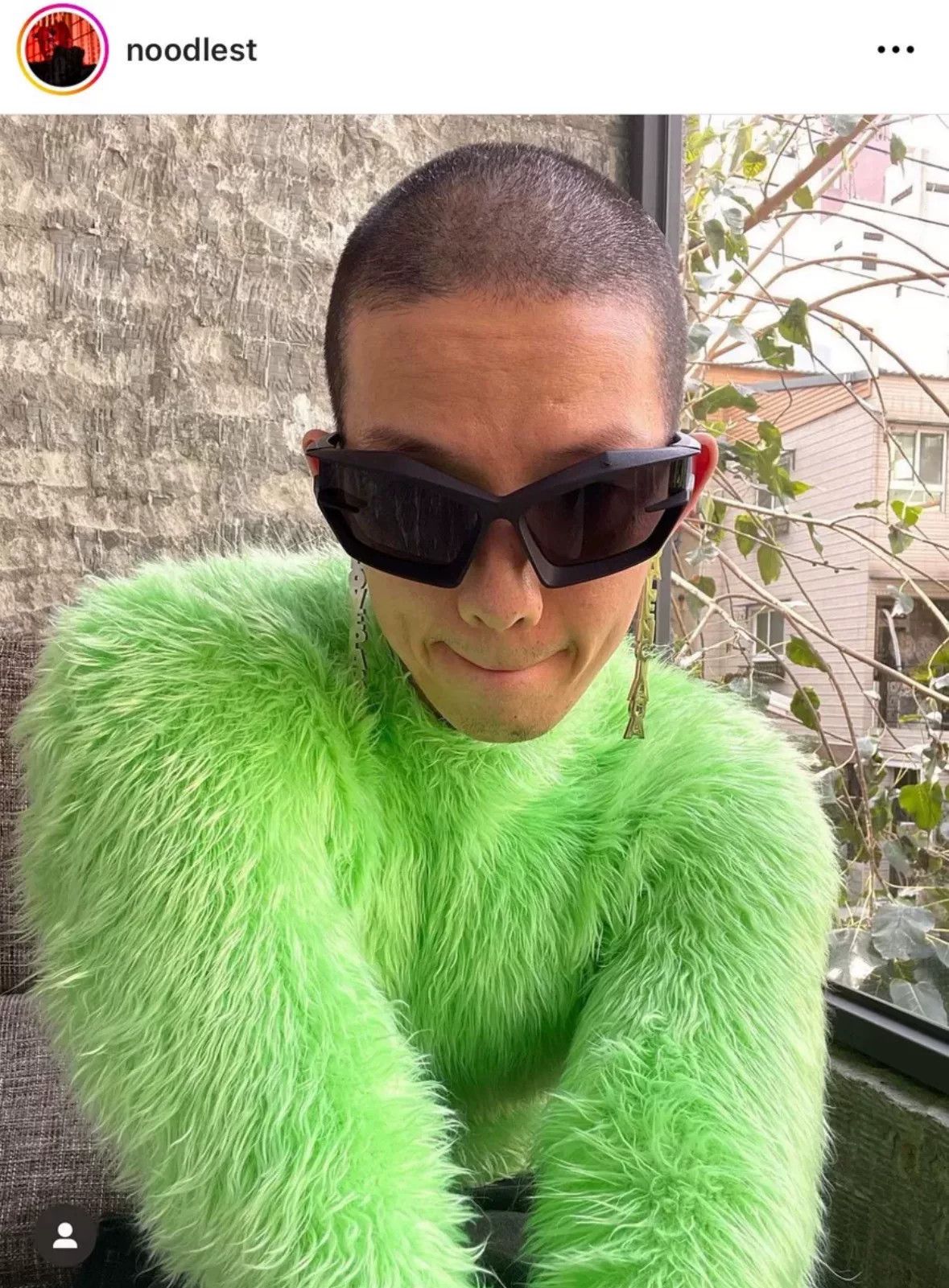 Balenciaga Balenciaga 18FW Show Neon Green Bodysuit Size US S / EU 44-46 / 1 - 5 Thumbnail