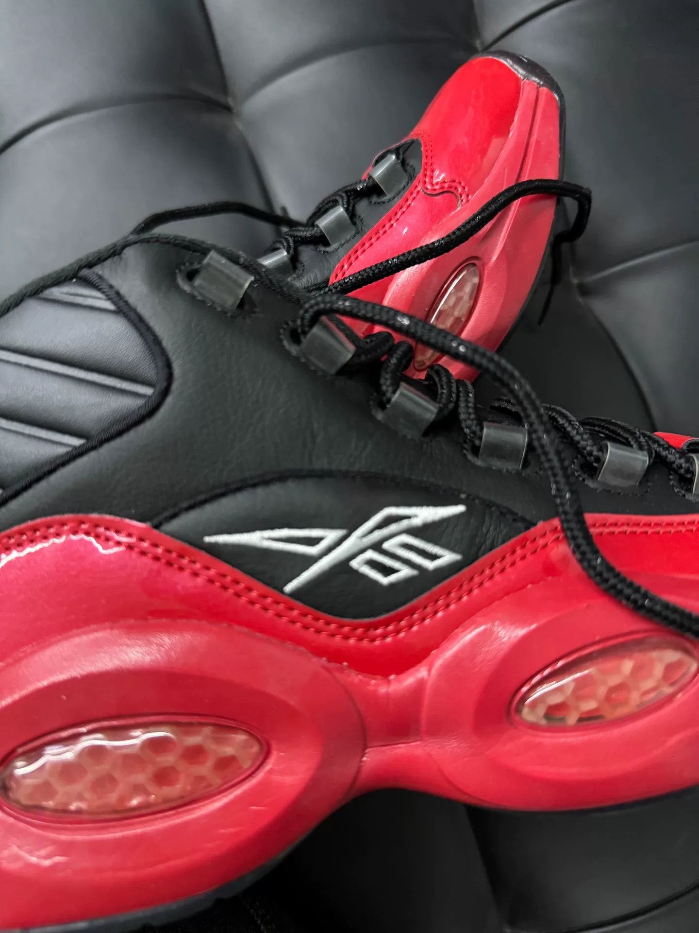 Reebok Reebok Iverson Question Mid Size US 9 / EU 42 - 4 Thumbnail