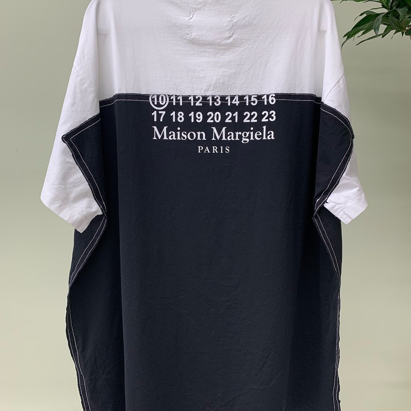 Maison Margiela Maison Margiela Numeric Logo Print T-Shirt US M Size US M / EU 48-50 / 2 - 2 Thumbnail