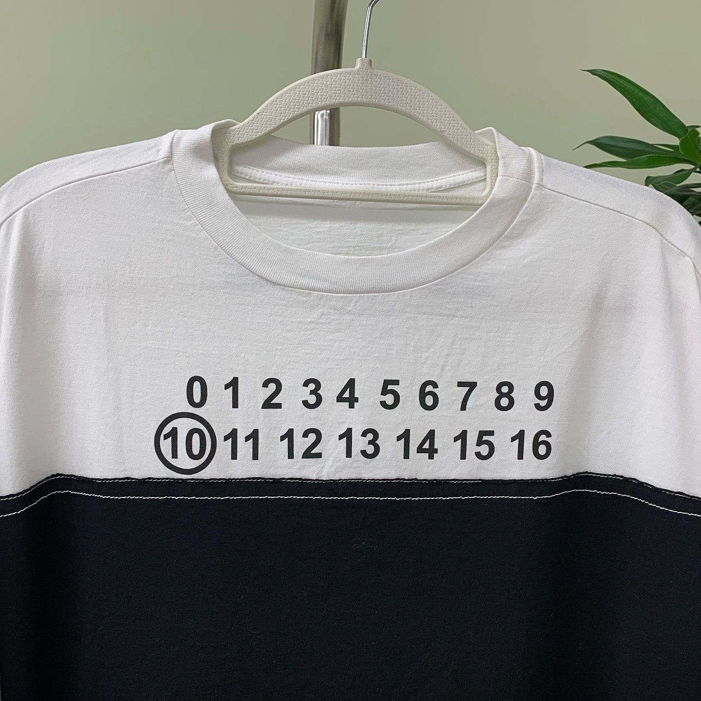 Maison Margiela Maison Margiela Numeric Logo Print T-Shirt US M Size US M / EU 48-50 / 2 - 5 Thumbnail