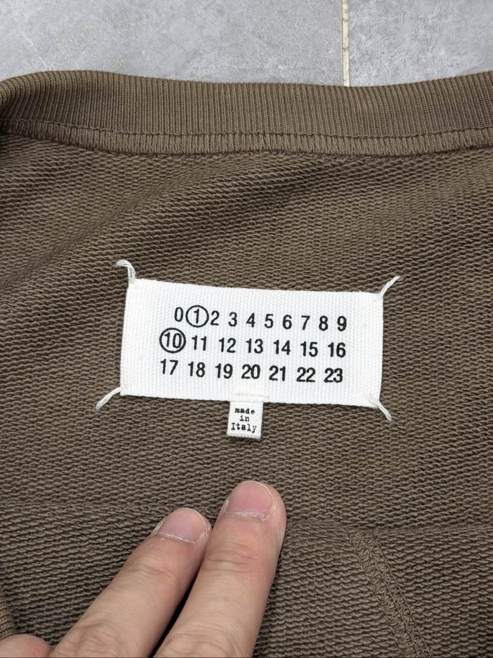 Maison Margiela Maison Margiela Logo Embroidery Sweatshirt Size L Size US L / EU 52-54 / 3 - 3 Thumbnail