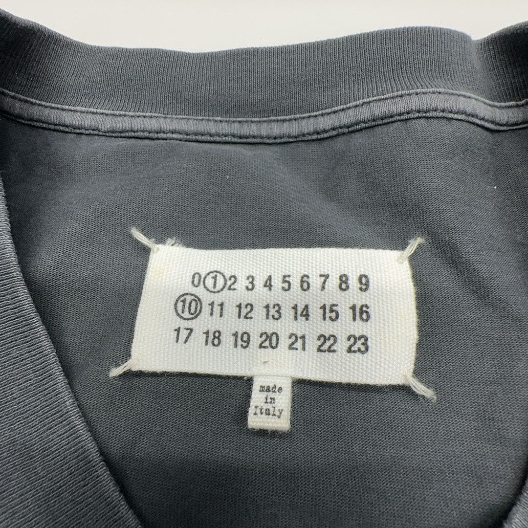 Maison Margiela Maison Margiela Number Logo T-Shirt Size L Size US L / EU 52-54 / 3 - 3 Thumbnail