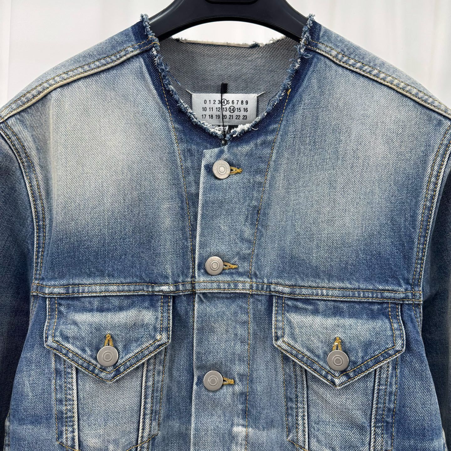 Maison Margiela Maison Margiela Frayed Collar Denim Jacket Size XS Size US XS / EU 42 / 0 - 5 Thumbnail