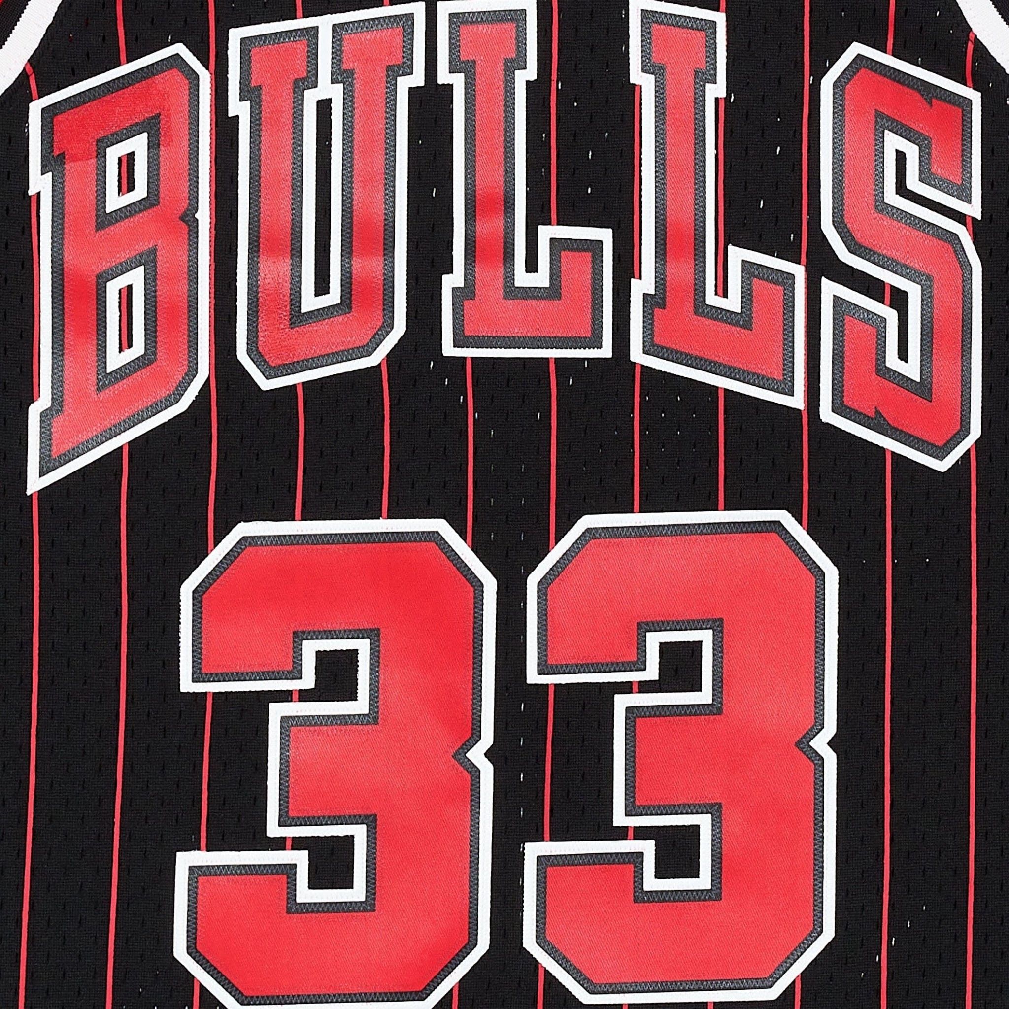 Mitchell & Ness 1995-96 Scottie Pippen Chicago Bulls Swingman Jersey Size US XS / EU 42 / 0 - 3 Thumbnail