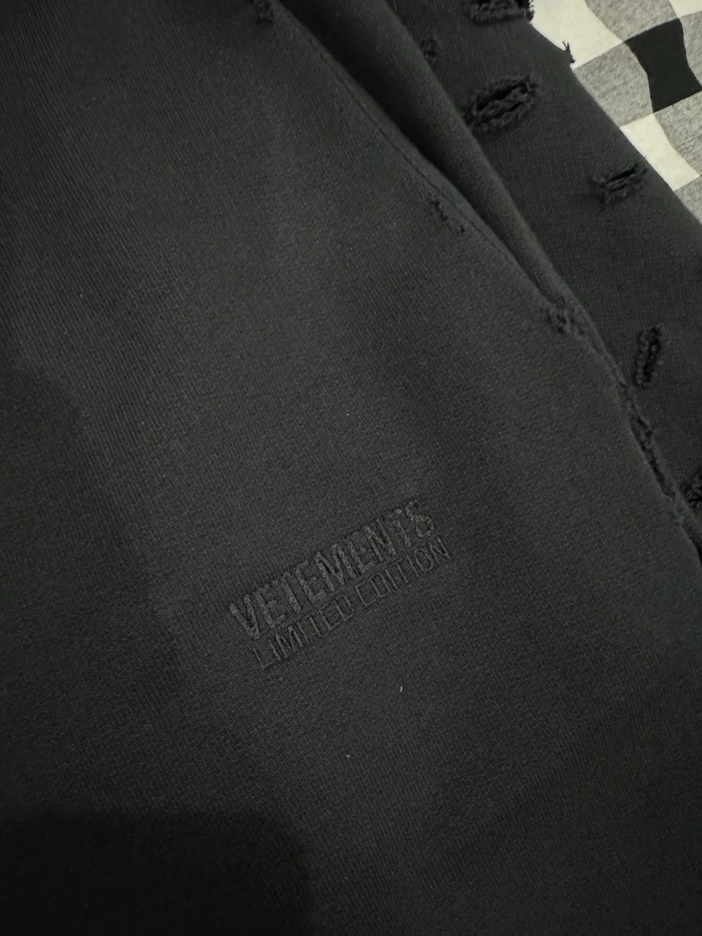Vetements Vetements SS23 Baggy Distressed Sweatpants Size US 30 / EU 46 - 3 Thumbnail