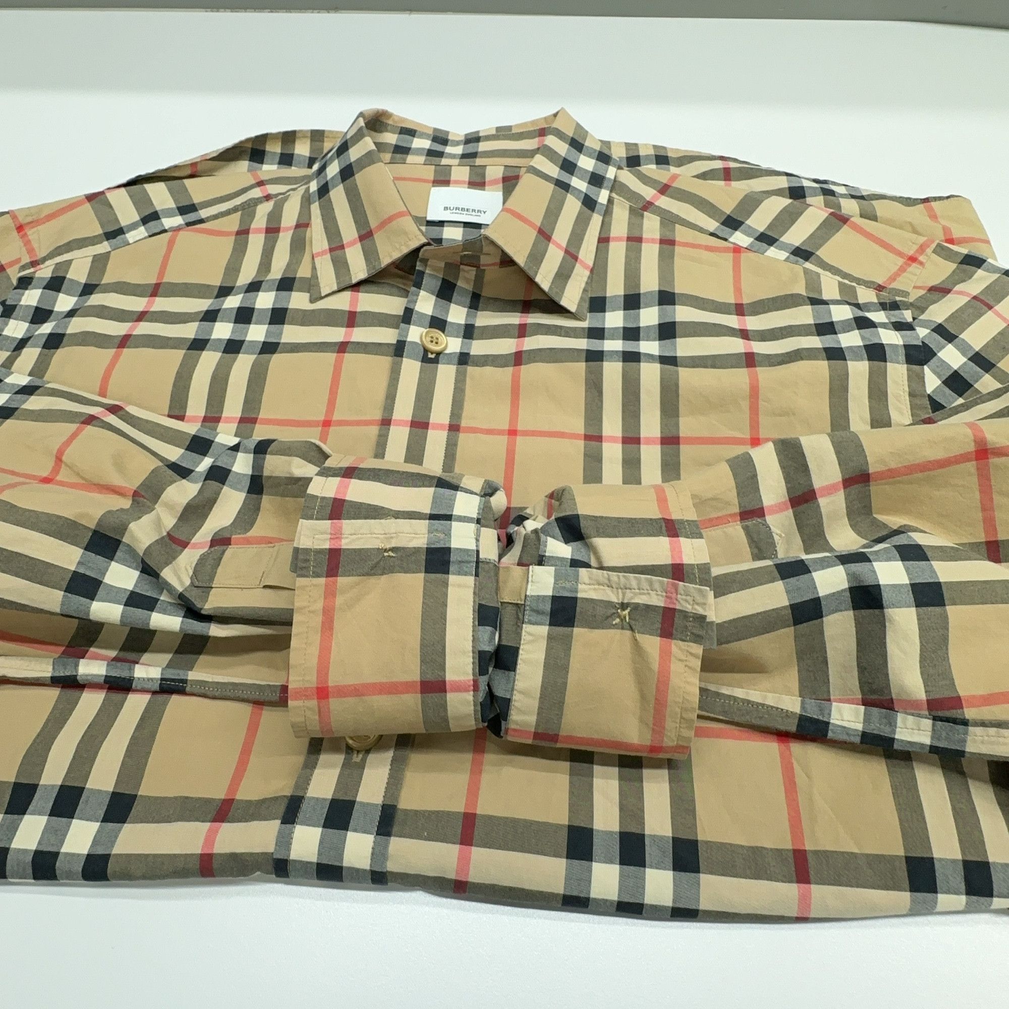 Burberry Burberry Classic Check Button Up Shirt Size L Size US L / EU 52-54 / 3 - 10 Thumbnail