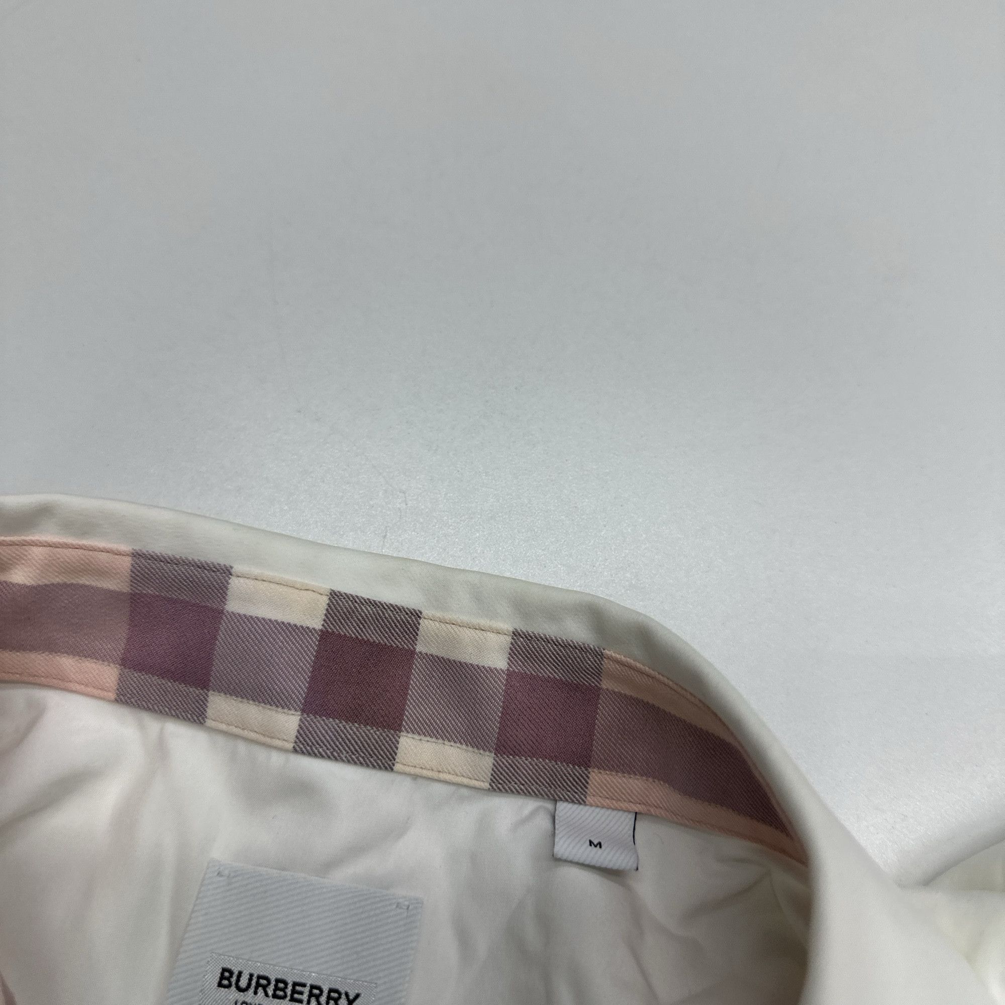 Burberry Burberry Logo Button Up Shirt Size M Size US M / EU 48-50 / 2 - 3 Thumbnail
