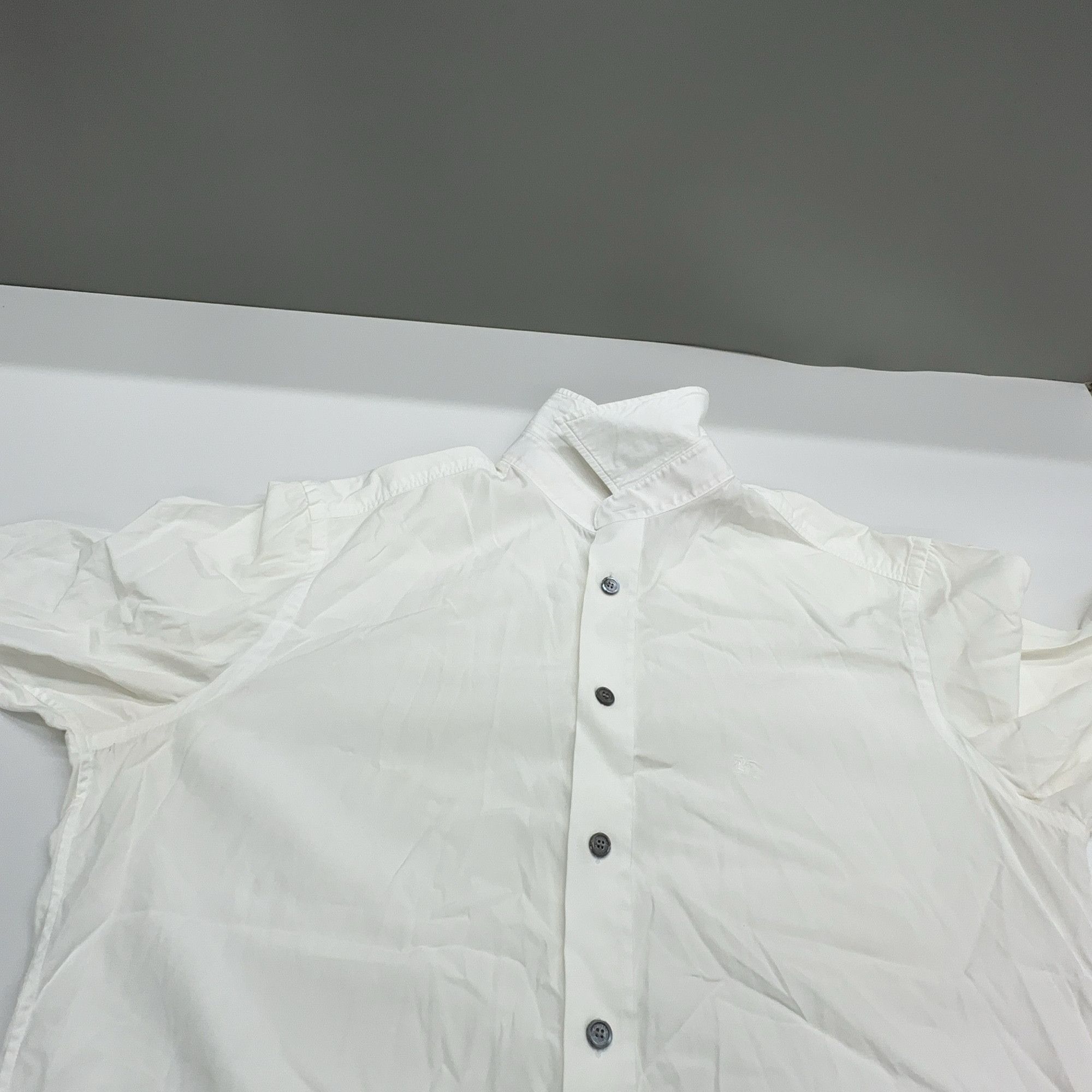 Burberry Burberry Logo Button Up Shirt Size M Size US M / EU 48-50 / 2 - 8 Thumbnail