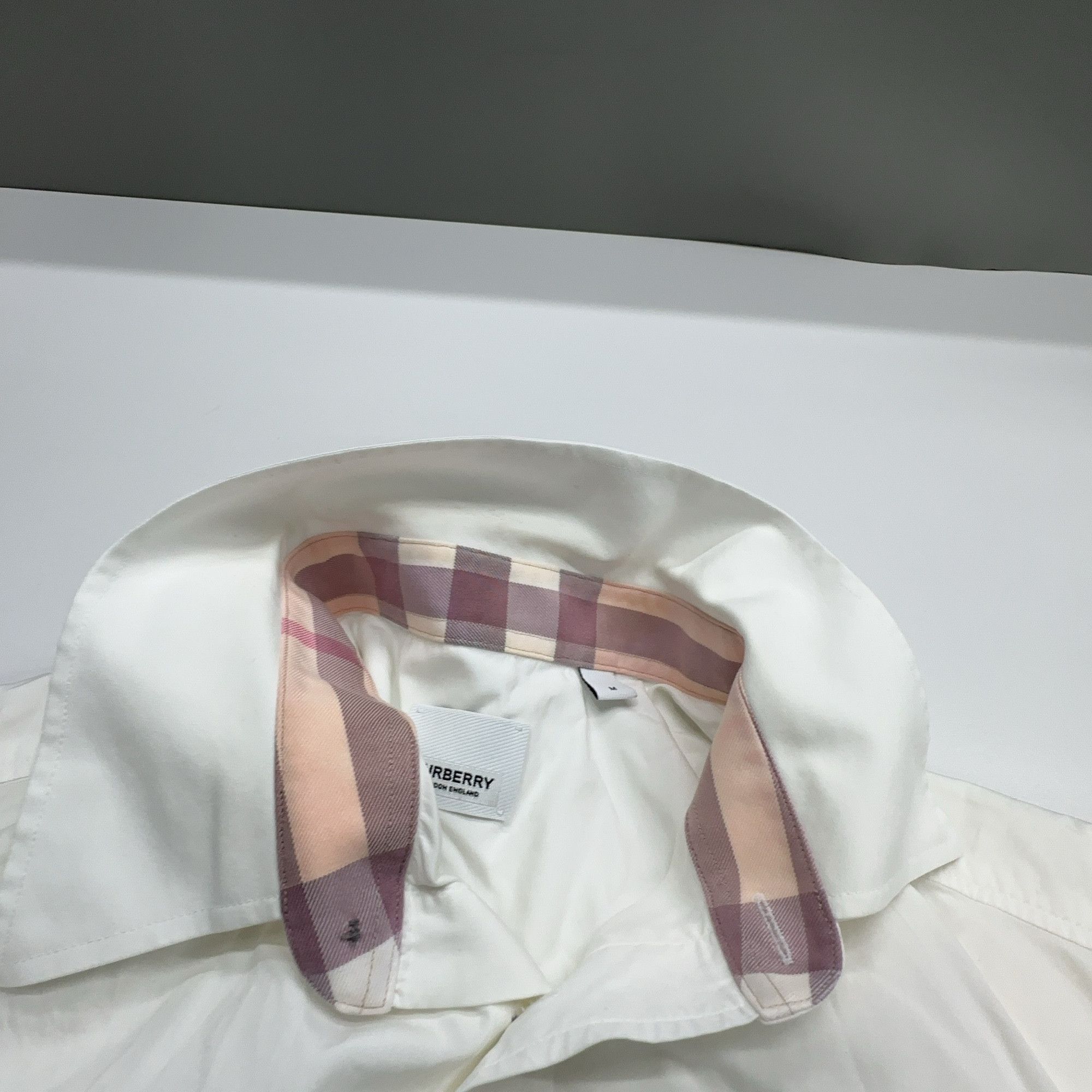 Burberry Burberry Logo Button Up Shirt Size M Size US M / EU 48-50 / 2 - 7 Thumbnail
