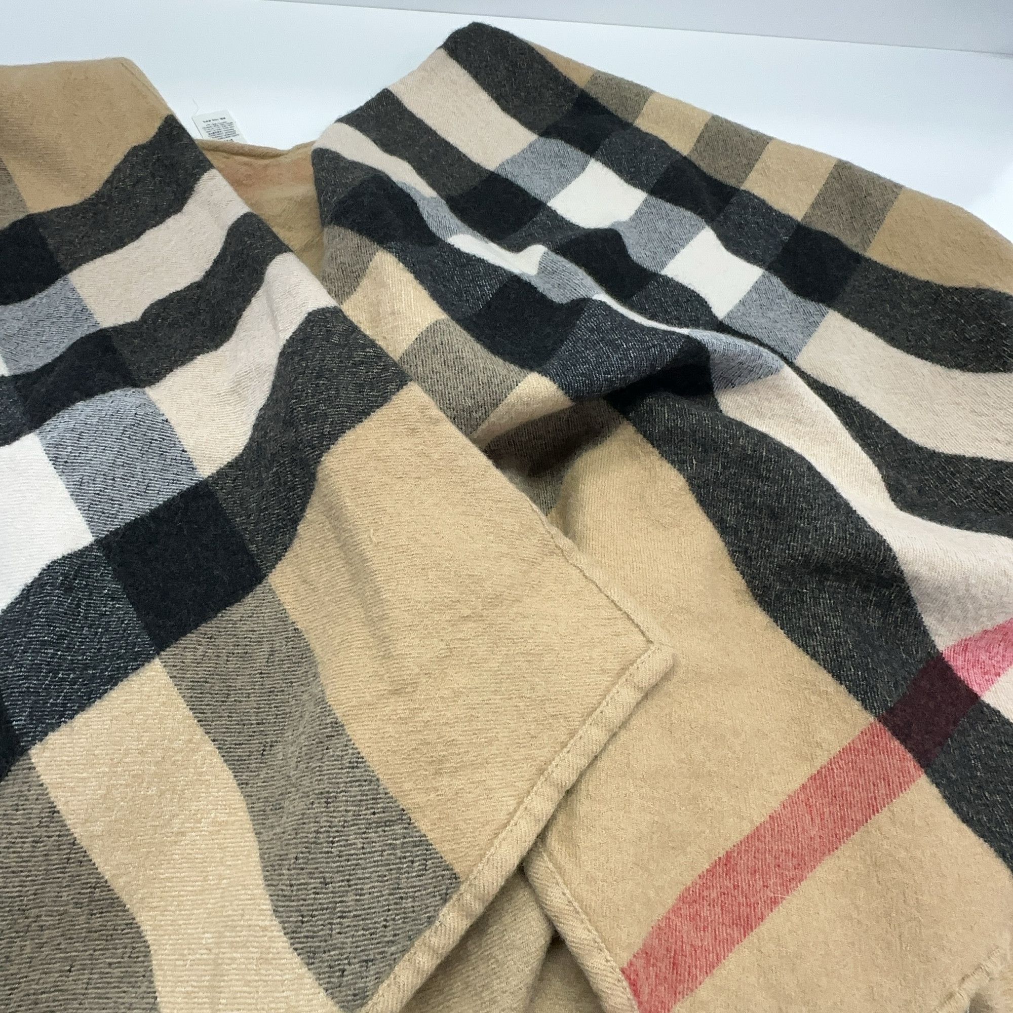 Burberry Burberry Reversible Plaid Wool Cape ONE SIZE Size ONE SIZE - 7 Thumbnail