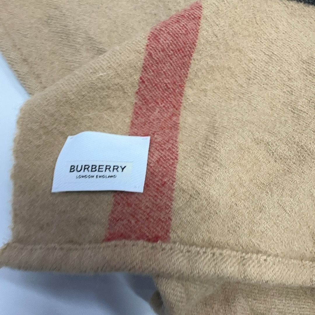 Burberry Burberry Reversible Plaid Wool Cape ONE SIZE Size ONE SIZE - 4 Thumbnail