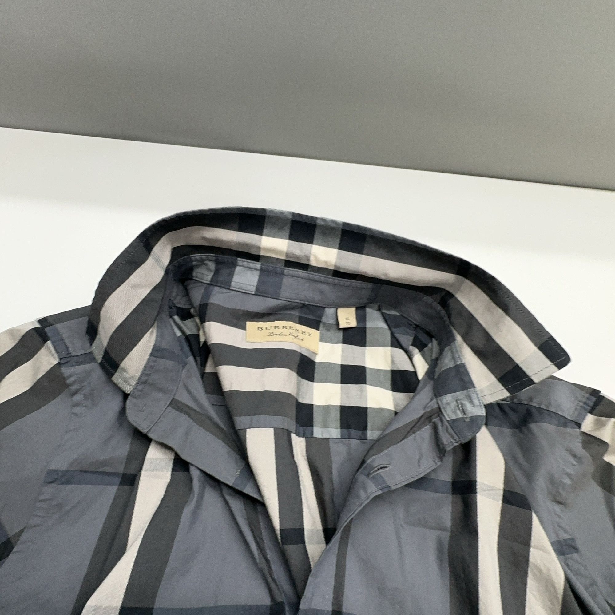 Burberry Burberry Check Long Sleeve Shirt XL Size US XL / EU 56 / 4 - 5 Thumbnail