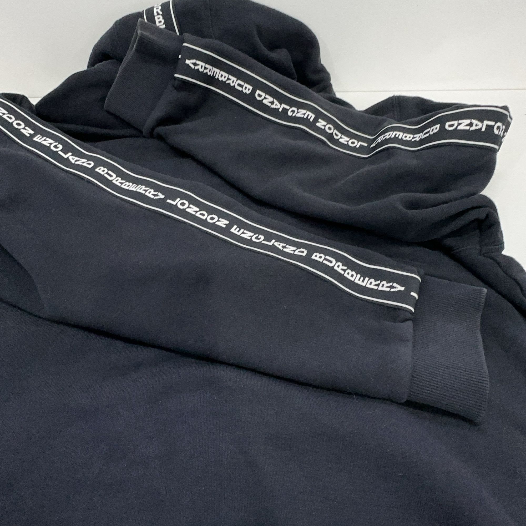 Burberry Burberry Logo Tape Zip Hoodie Size XL Size US XL / EU 56 / 4 - 13 Thumbnail